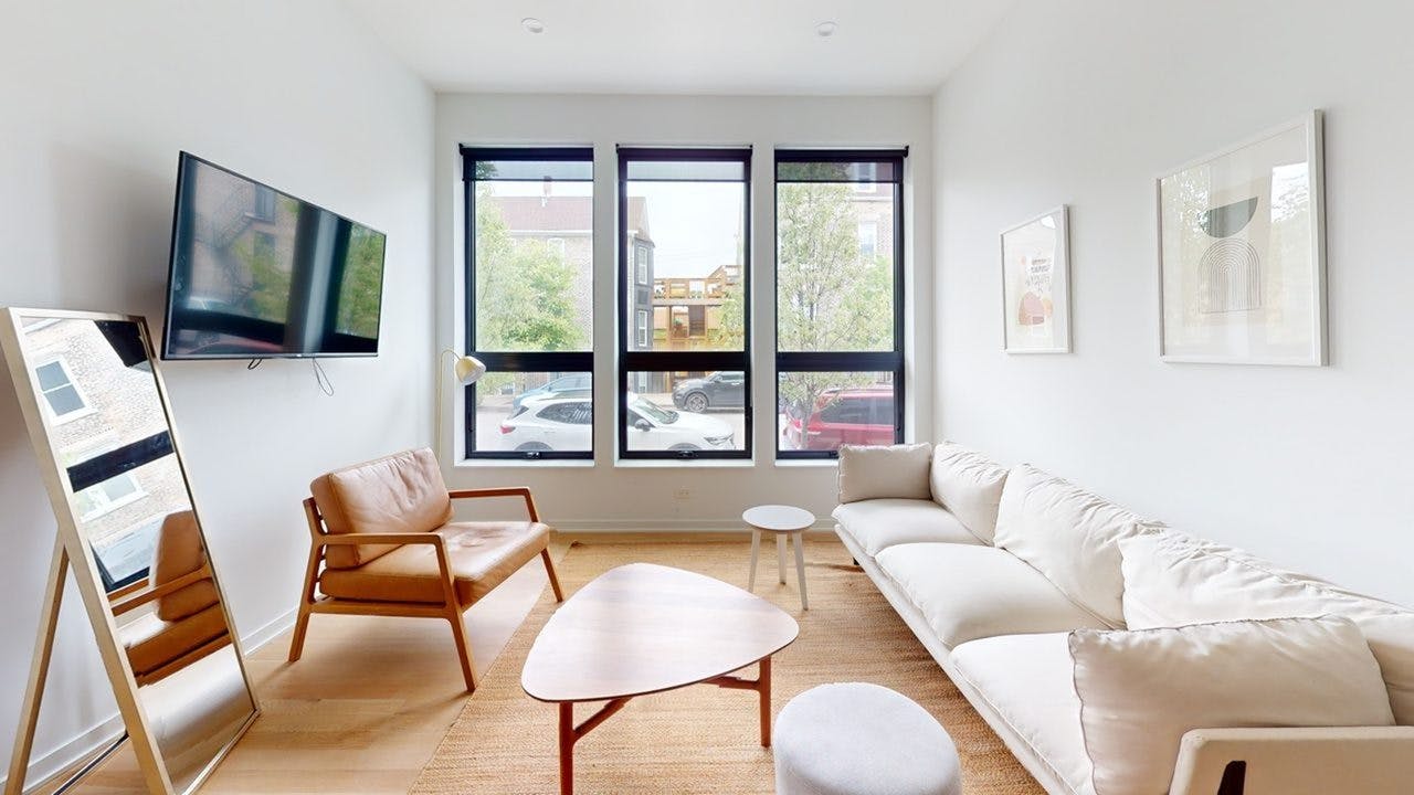 Private room for rent for $1,392 per month in Chicago, South Hoyne Avenue