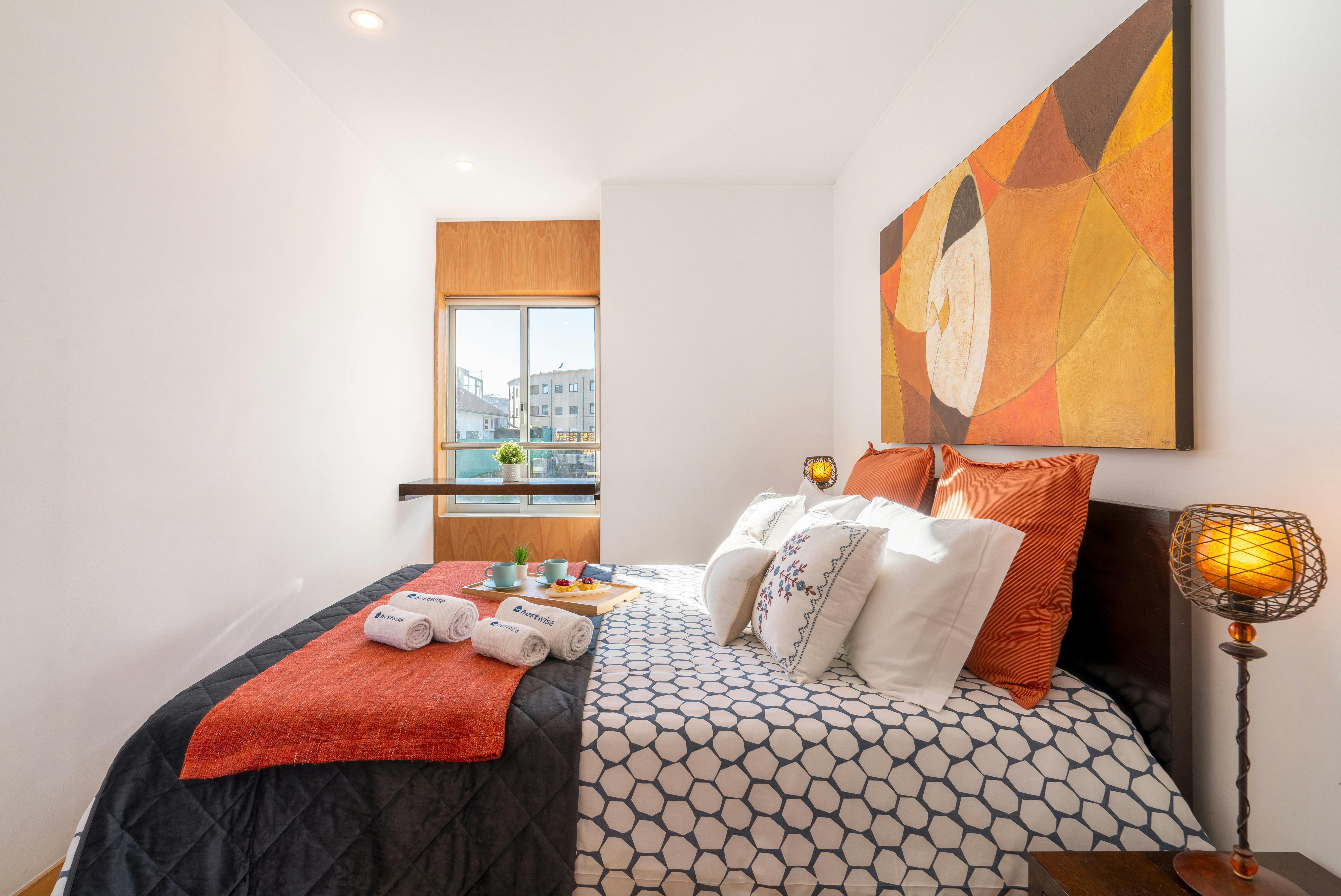 Rua Álvaro de Castelões, Porto preview