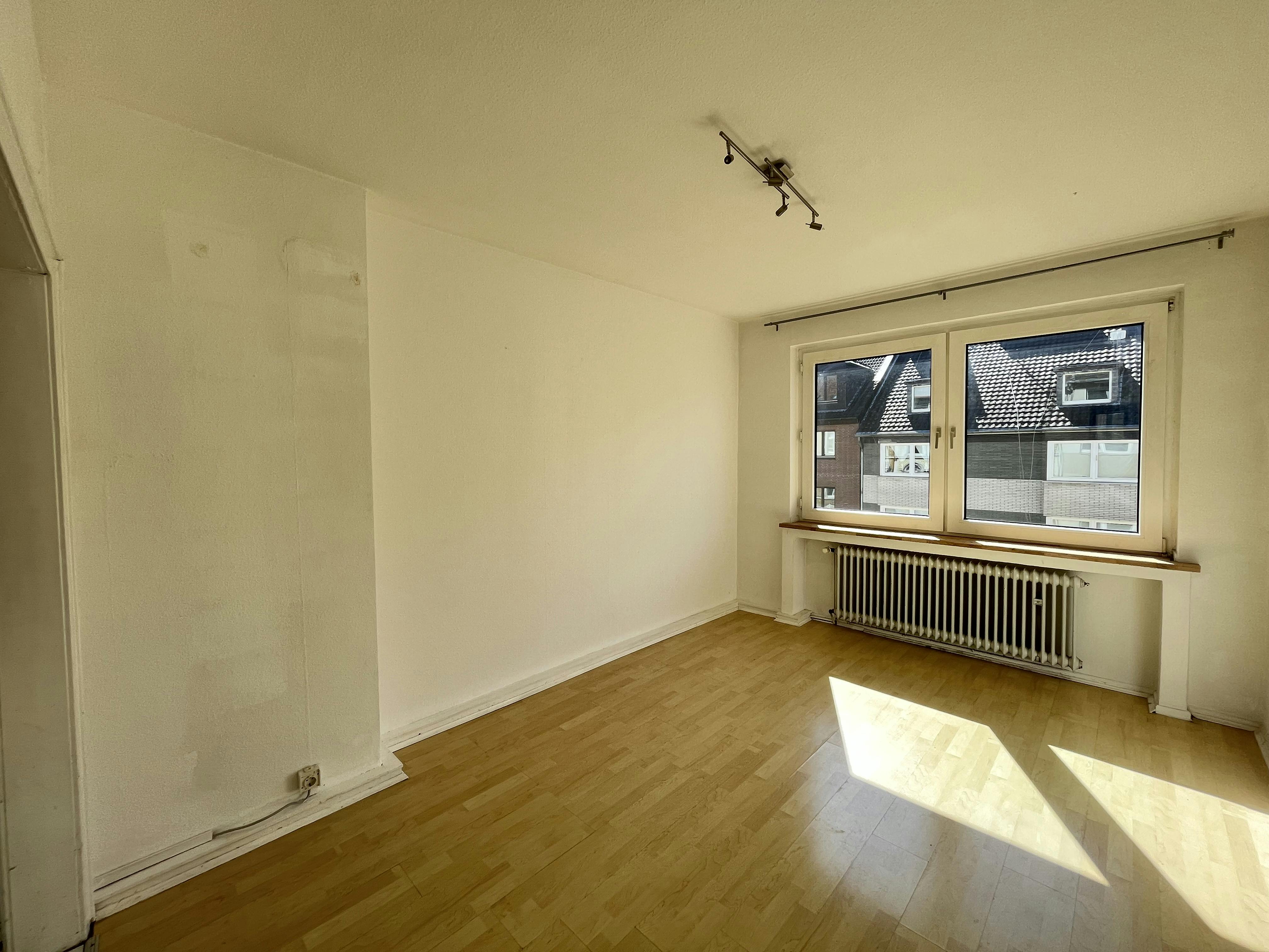 Appartement te huur voor € 900 per maand in Düsseldorf, Benzenbergstraße