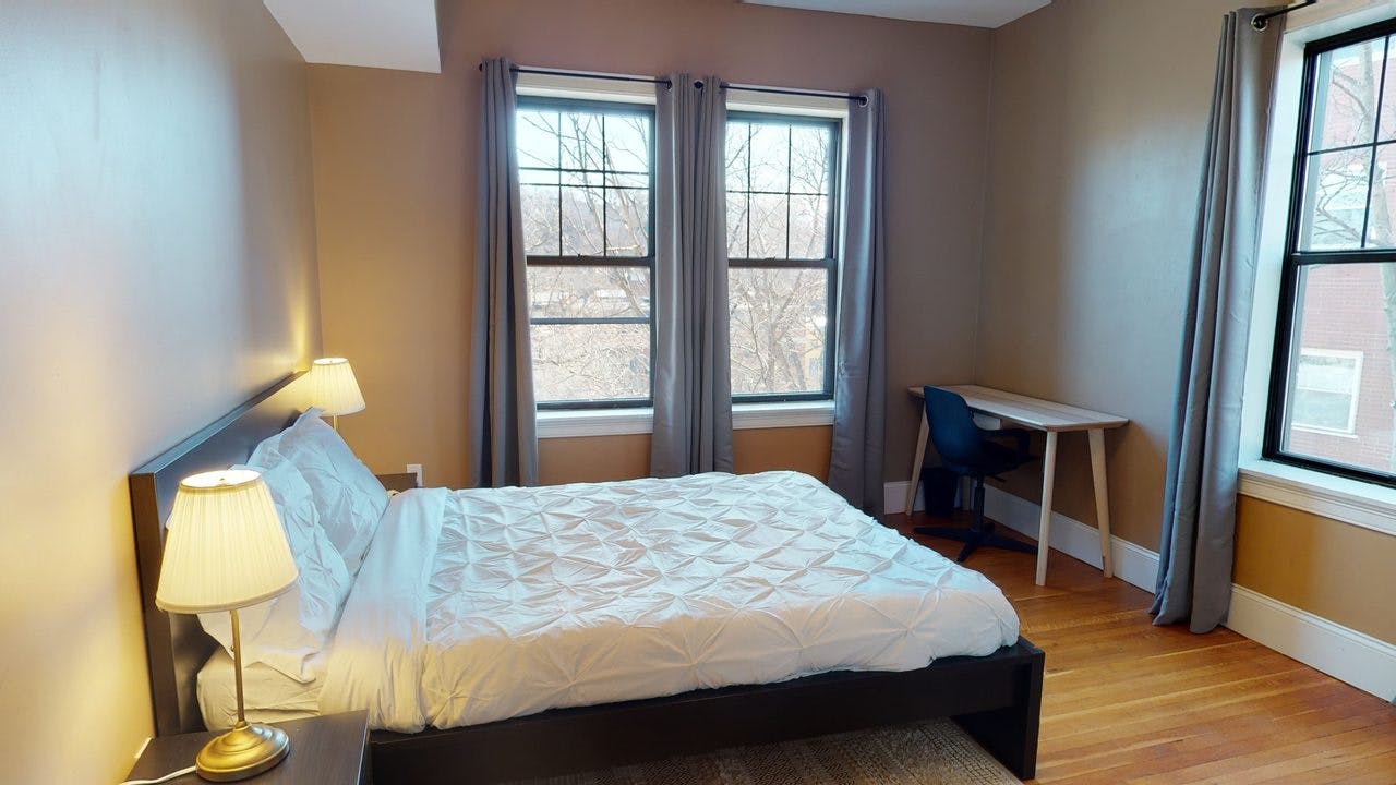 WG-Zimmer zu mieten für $1,544 pro Monat in Brookline, Beacon Street