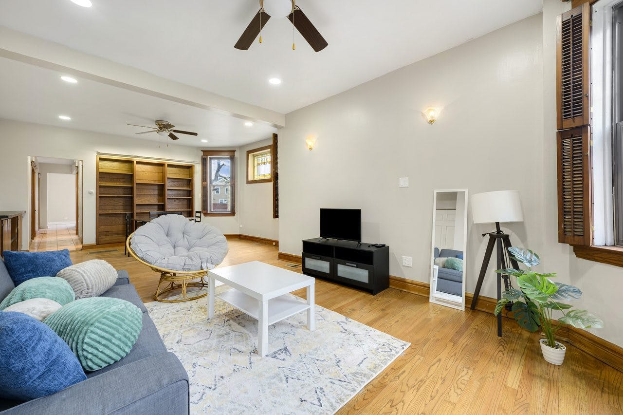 North Springfield Avenue, Chicago, IL preview