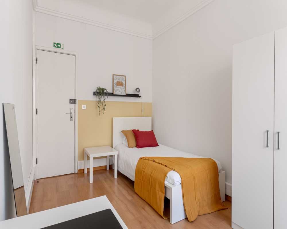 Single room Lisbon, 1 bed, 12m² — photo 1