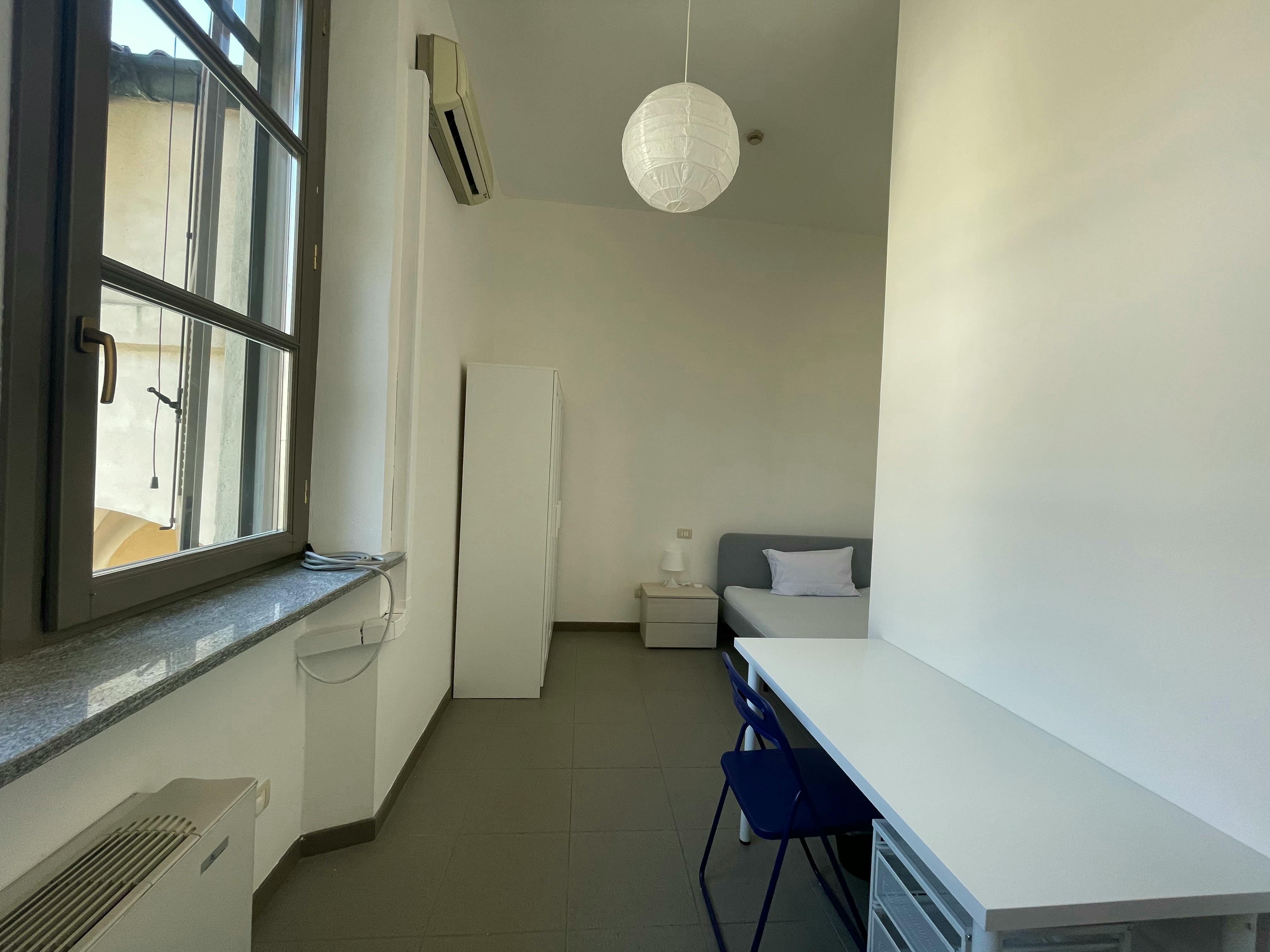 Single room Milan, 1 bed, 15m² — photo 1