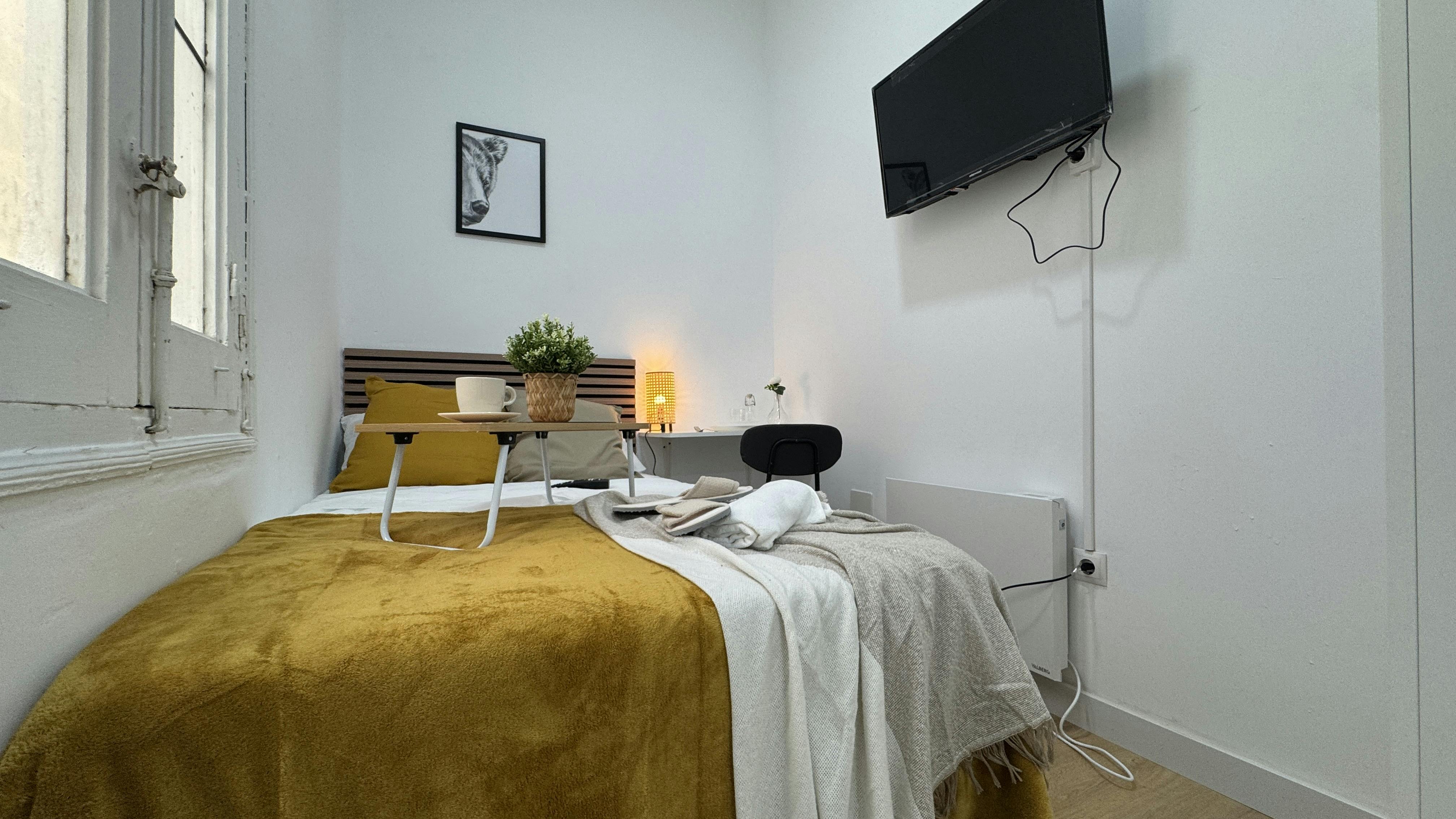 Calle de Caravaca, Madrid preview