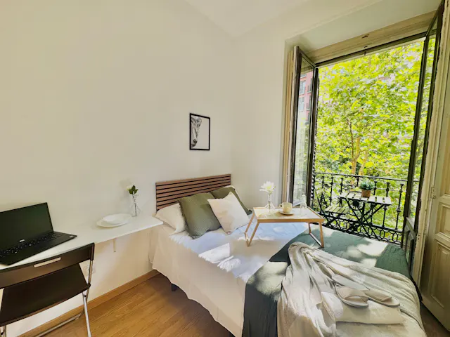 Private room in Calle de Trafalgar, Madrid (1678399) room image 1