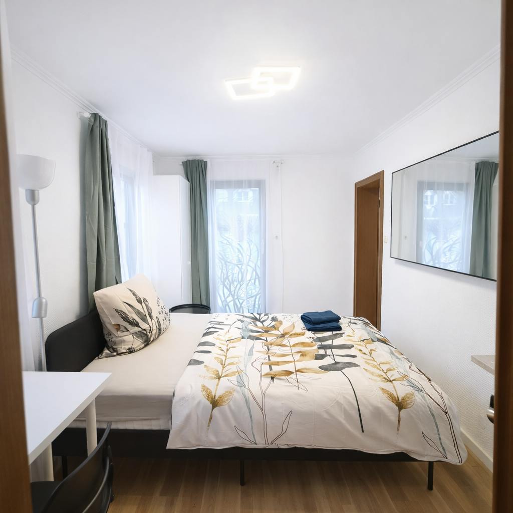 Apartment for rent for €3,990 per month in Höhenkirchen-Siegertsbrunn, Englwartinger Straße