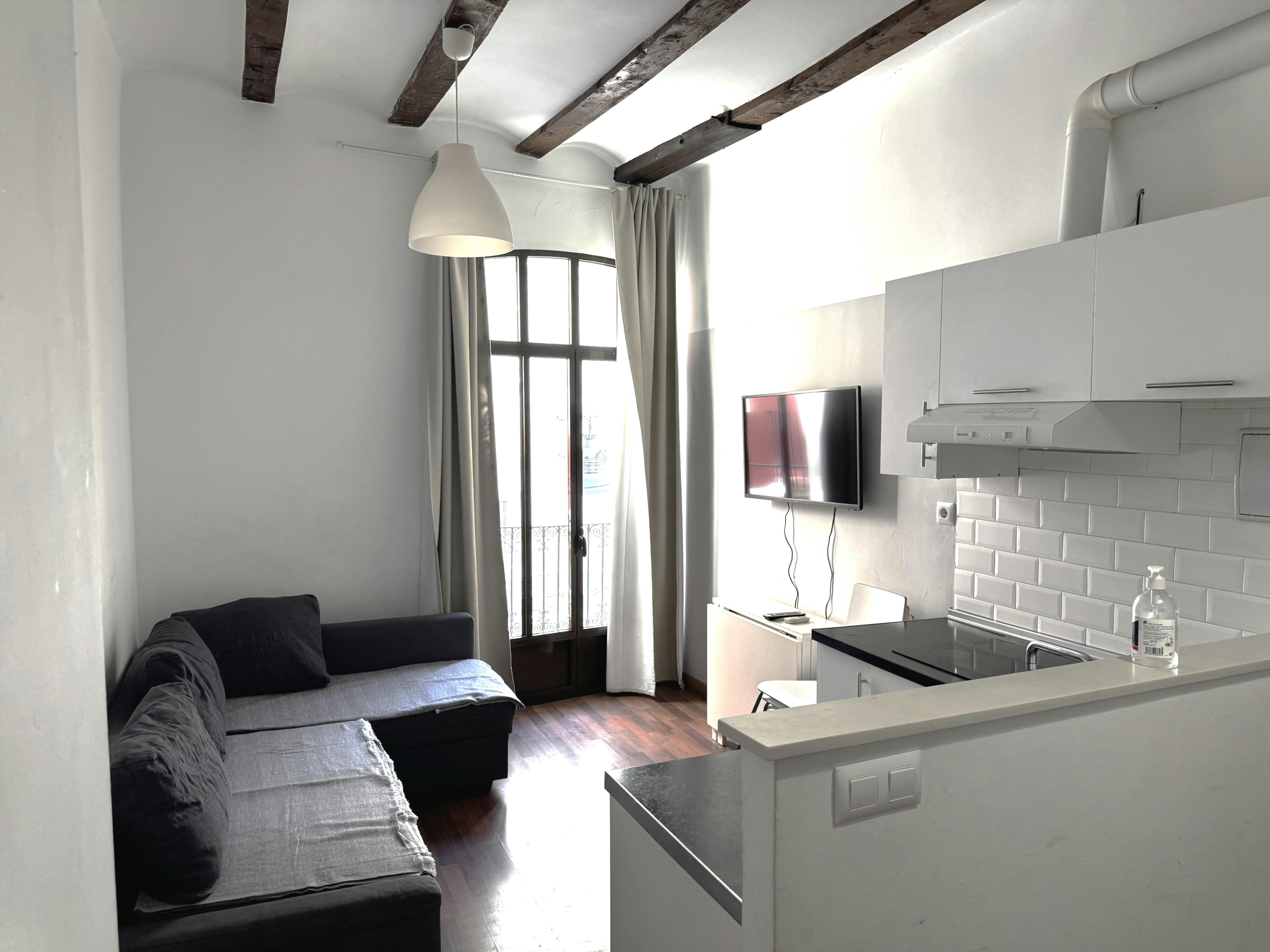 Apartment for rent for €1,300 per month in Valencia, Carrer de Dalt