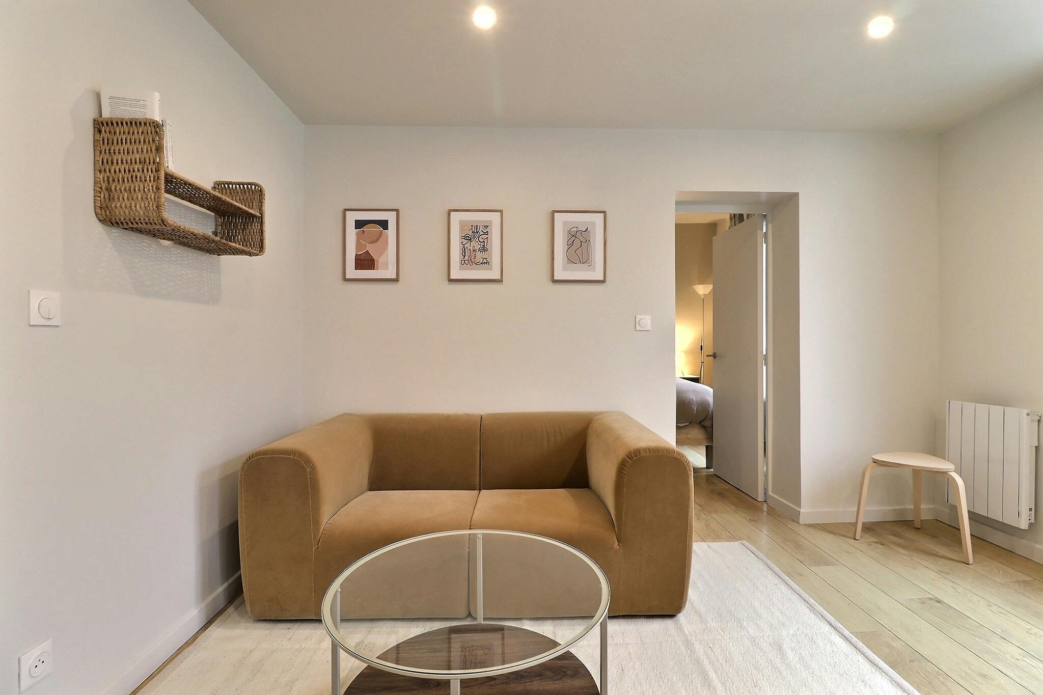 Apartment for rent for €1,944 per month in Paris, Rue de Lévis