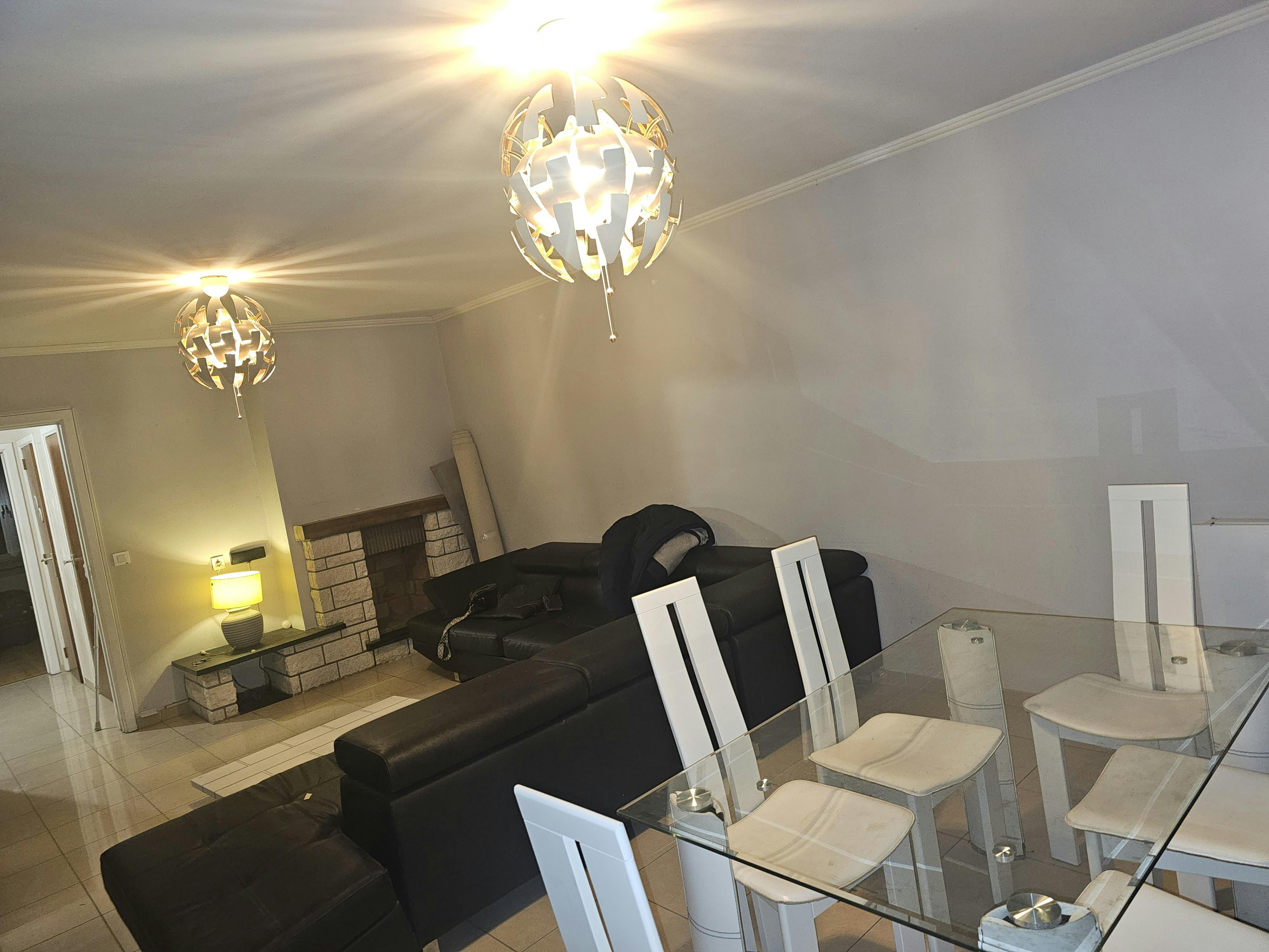 Mieszkanie do wynajęcia za 1500 € miesięcznie w mieście Sint-Pieters-Leeuw, Ruisbroeksesteenweg