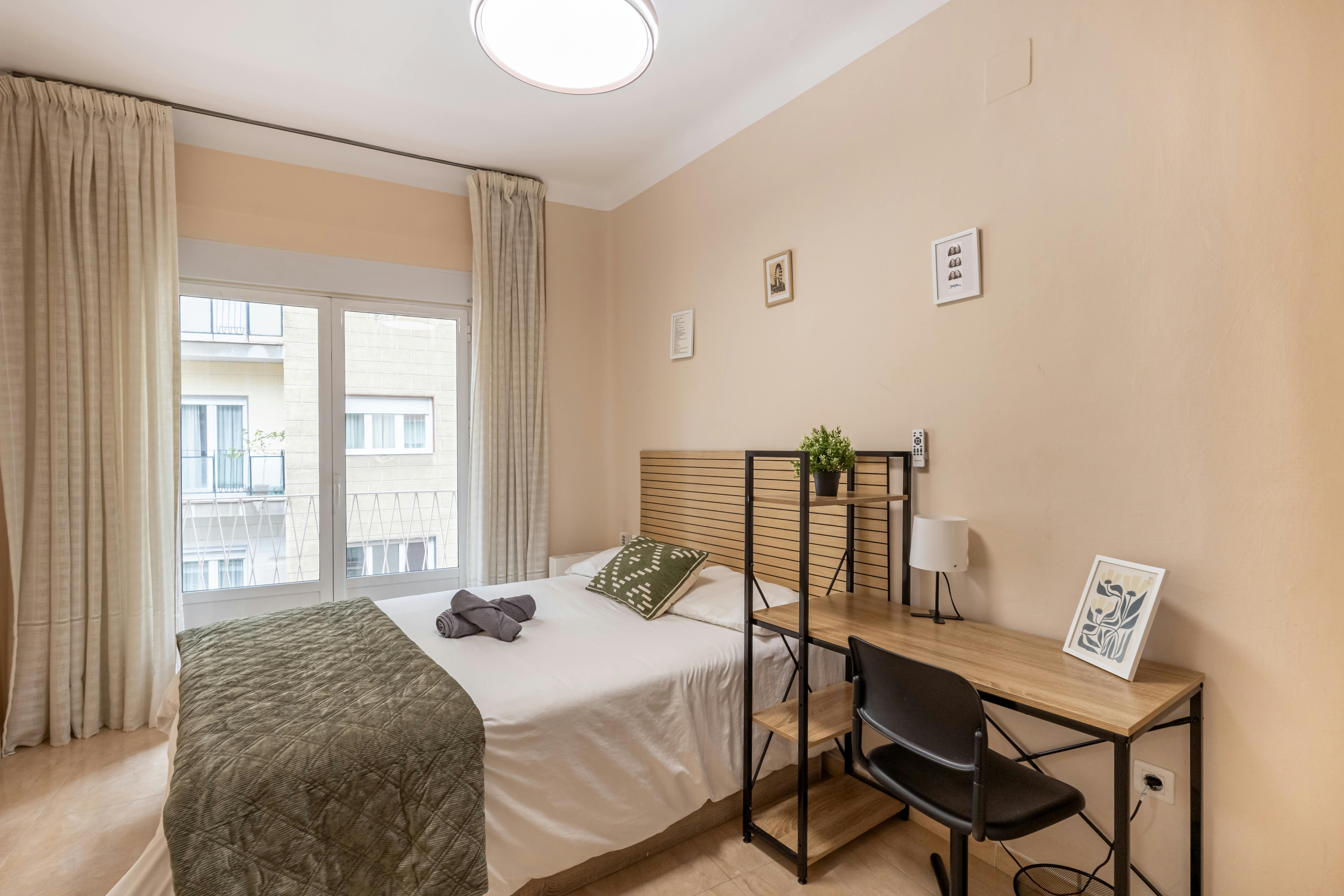 Pokój prywatny do wynajęcia za 475 € miesięcznie w mieście Granada, Calle Sol