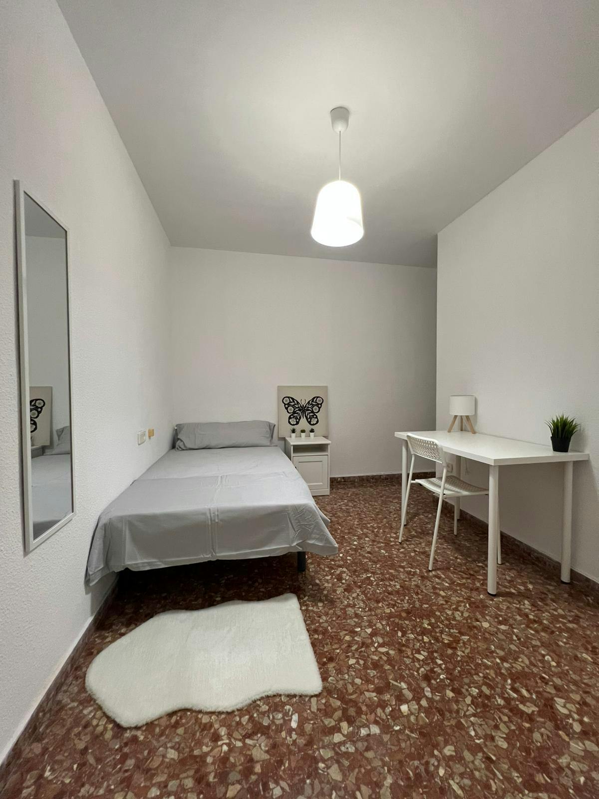 Private room for rent for €400 per month in Valencia, Avinguda del Cid