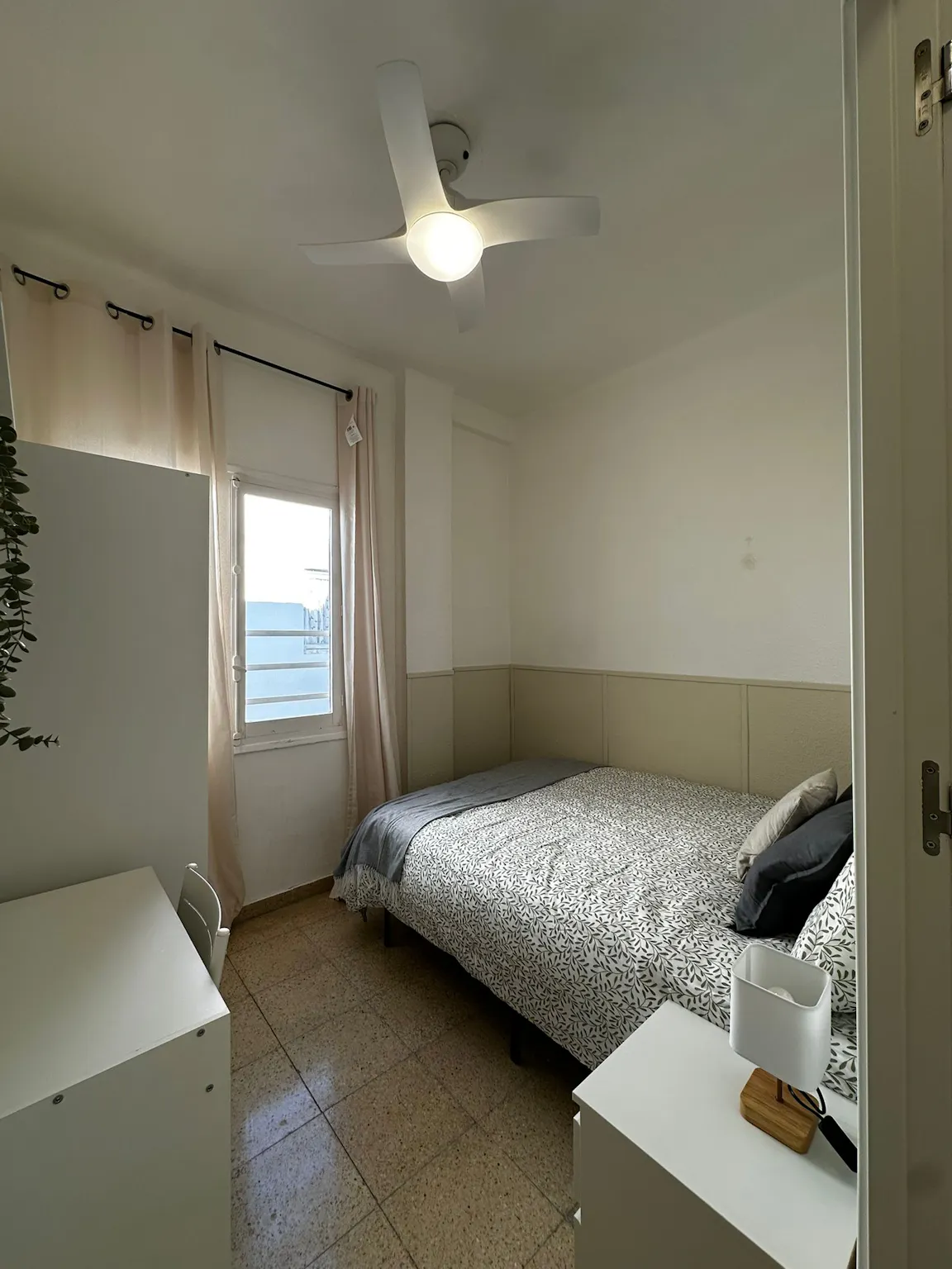 Private room in Carrer del General Aldave, Alicante