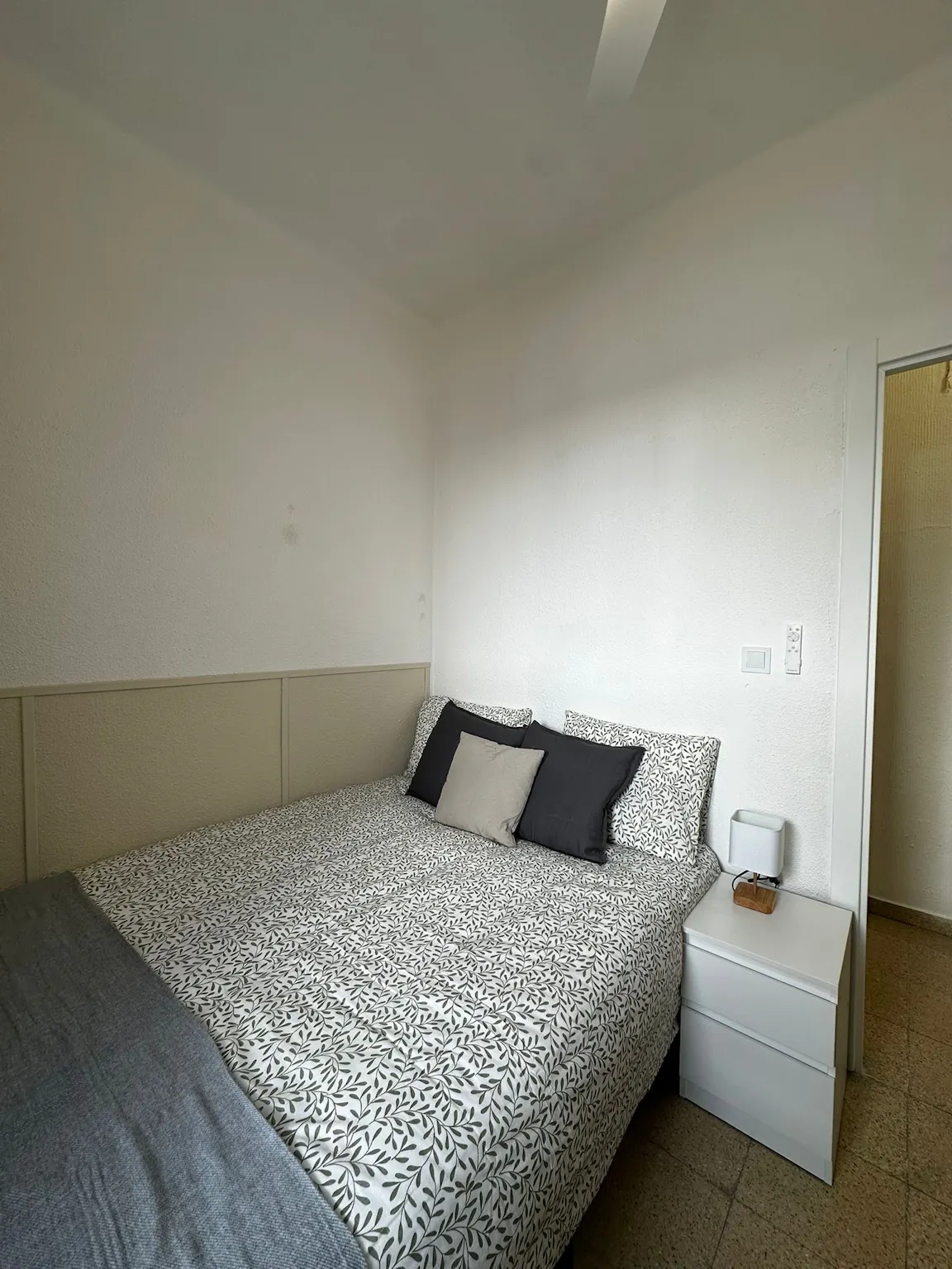 Private room in Carrer del General Aldave, Alicante 2