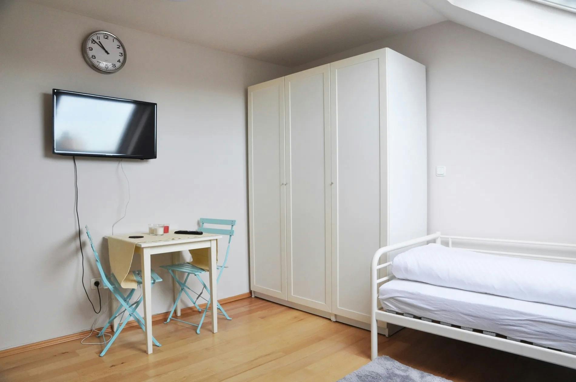 Studio for rent for €950 per month in Frankfurt am Main, Textorstraße
