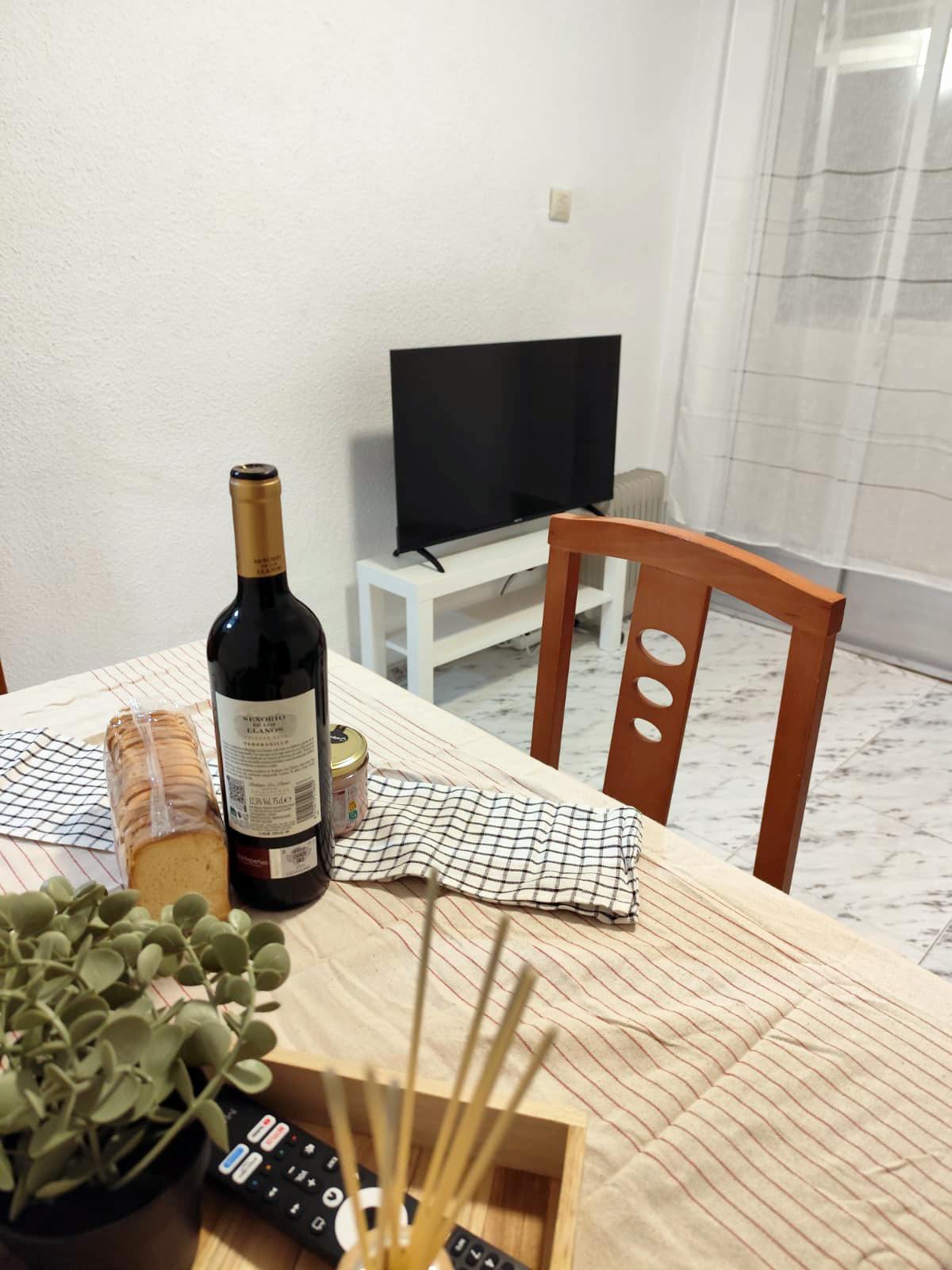 House for rent for €2,300 per month in Madrid, Calle de San Claudio