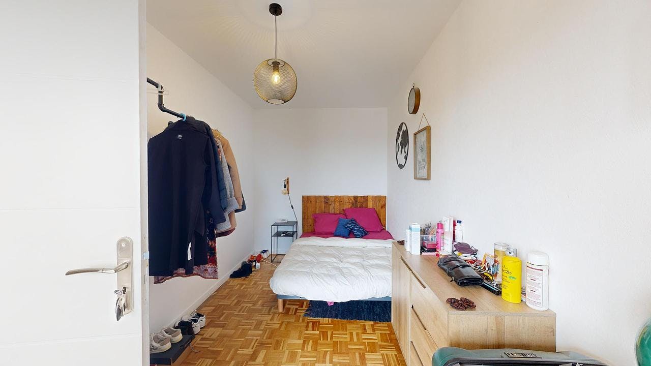 私人房间 正在以 €370 的月租出租，其位于 Pau, Boulevard Recteur Jean Sarrailh