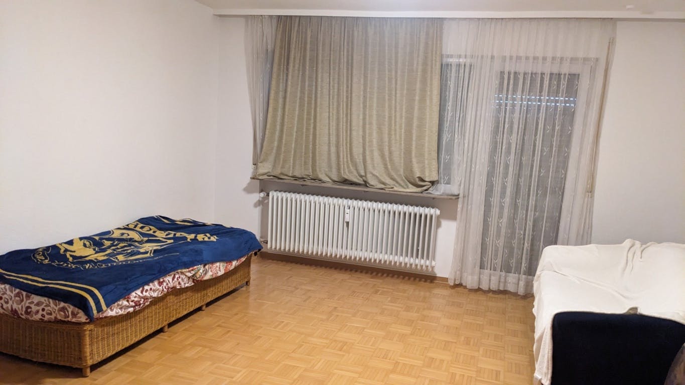 Private room for rent for €700 per month in Stuttgart, Sulzauer Straße