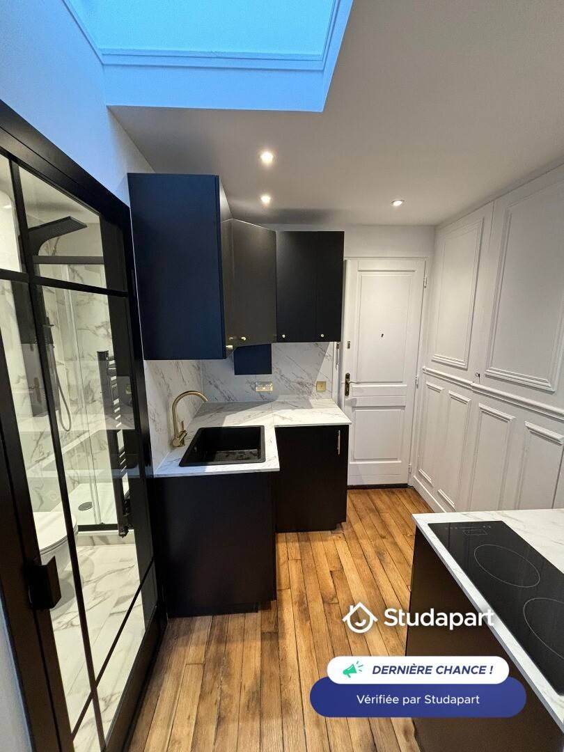 Apartment for rent for €1,490 per month in Paris, Rue du Cardinal Lemoine