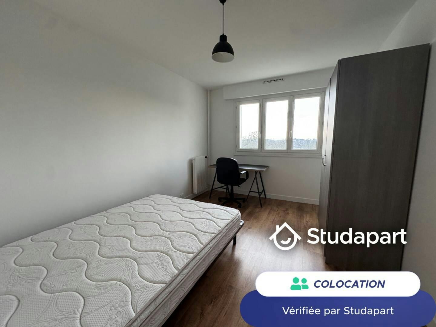 私人房间 正在以 €400 的月租出租，其位于 Le Mans, Rue des Sables d'Or