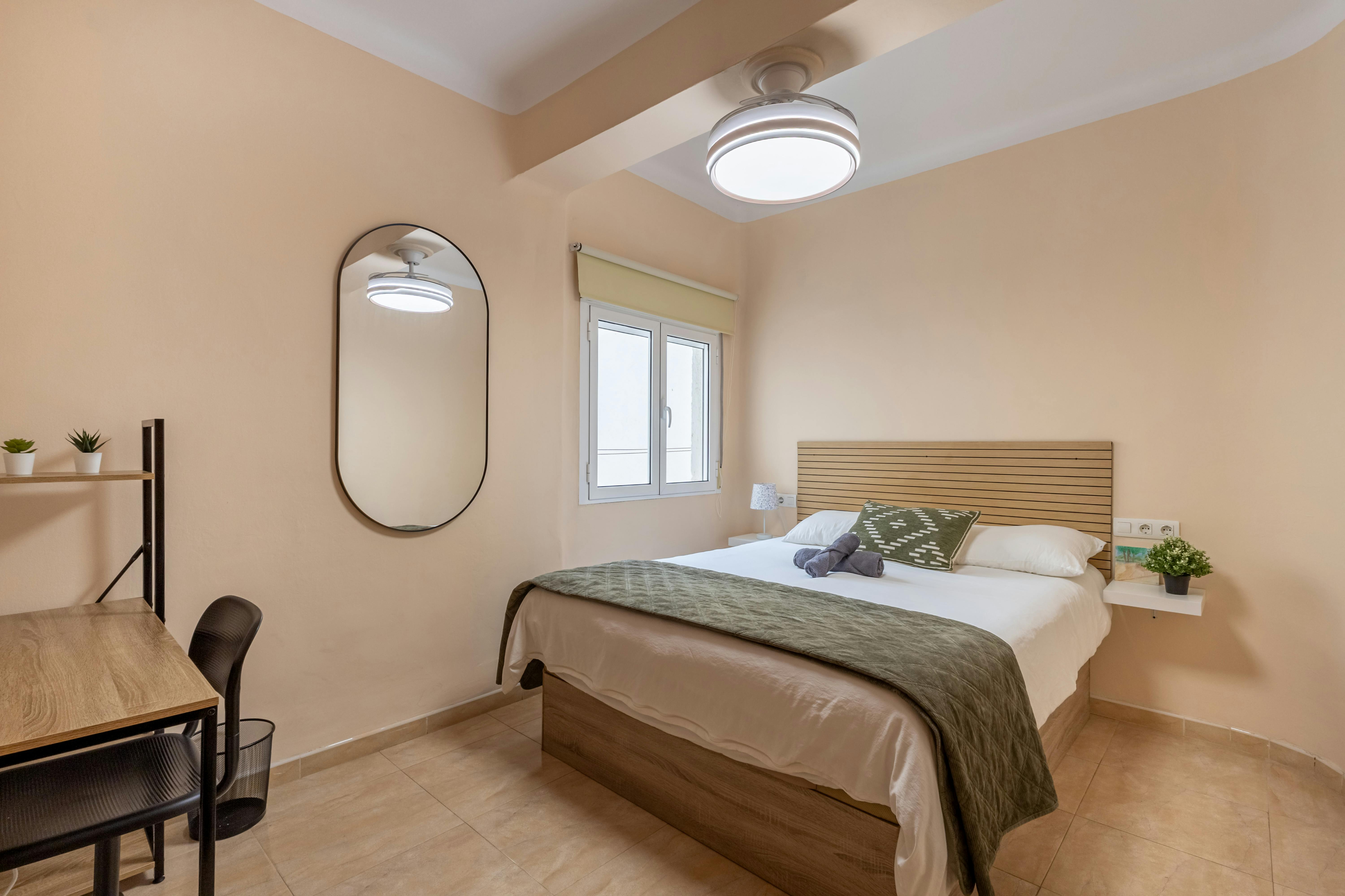 Pokój prywatny do wynajęcia za 500 € miesięcznie w mieście Granada, Calle Sol