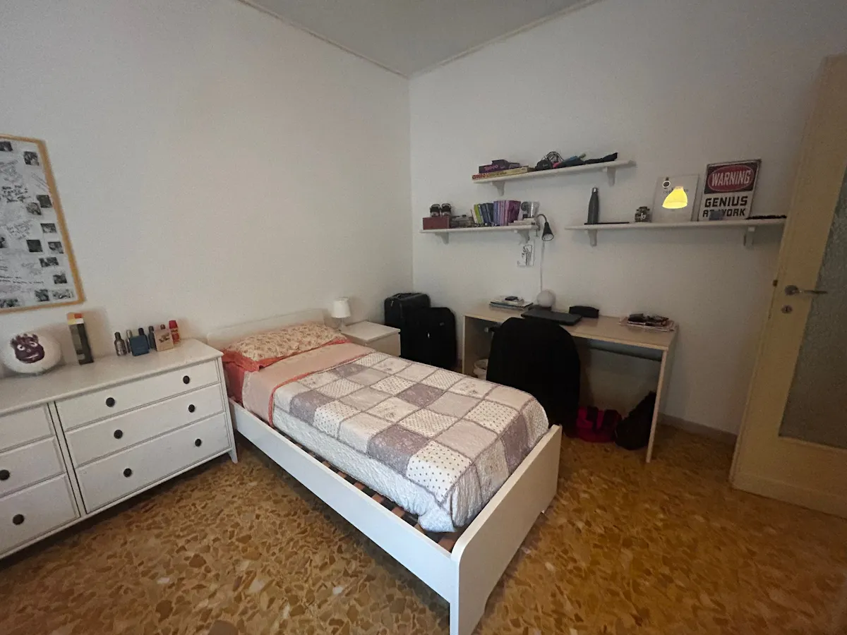 Shared room in Via Enrico Forlanini, Florence (1678727) ROOM