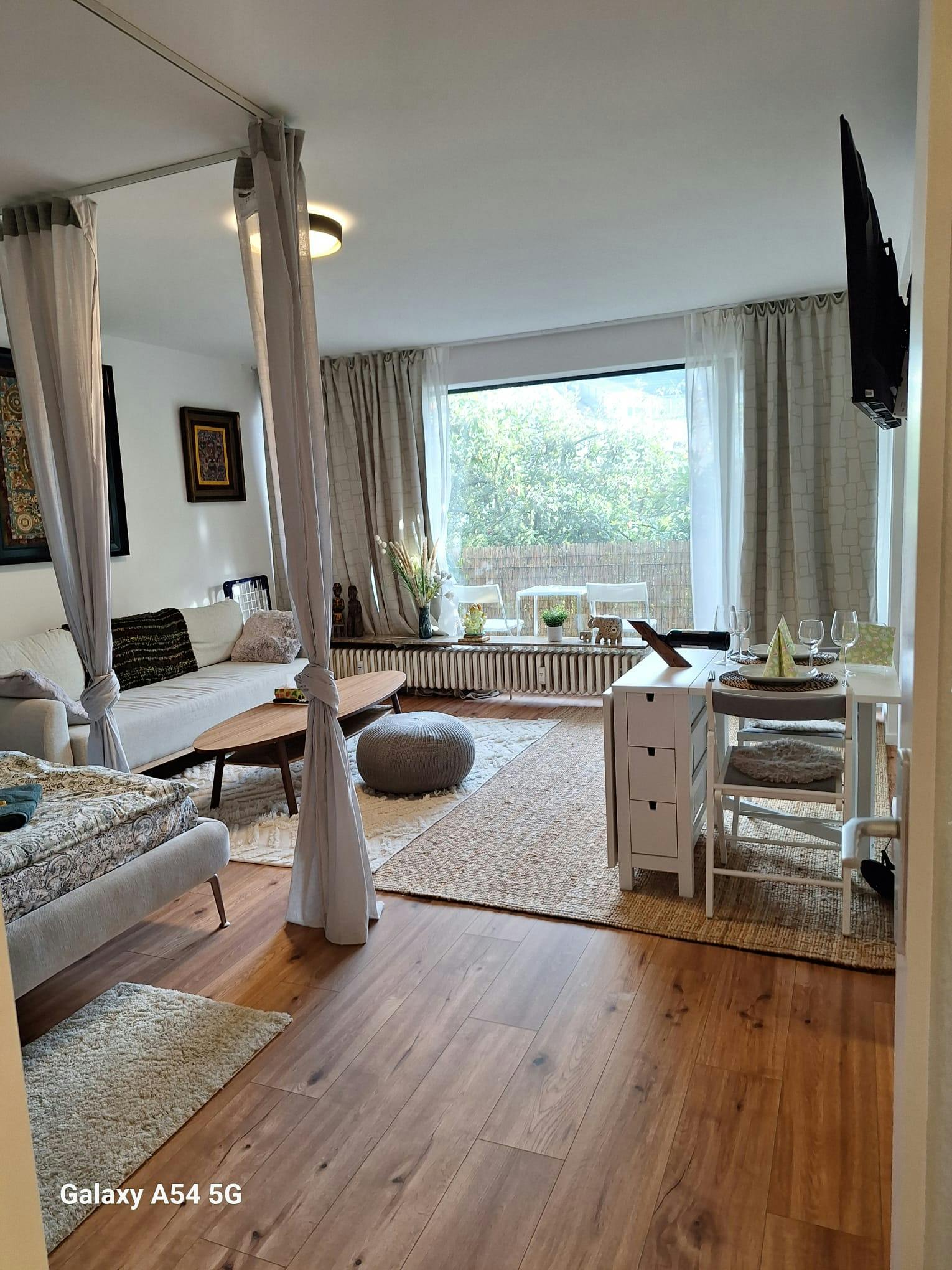 Apartment for rent for €2,300 per month in Krefeld, Nießenstraße