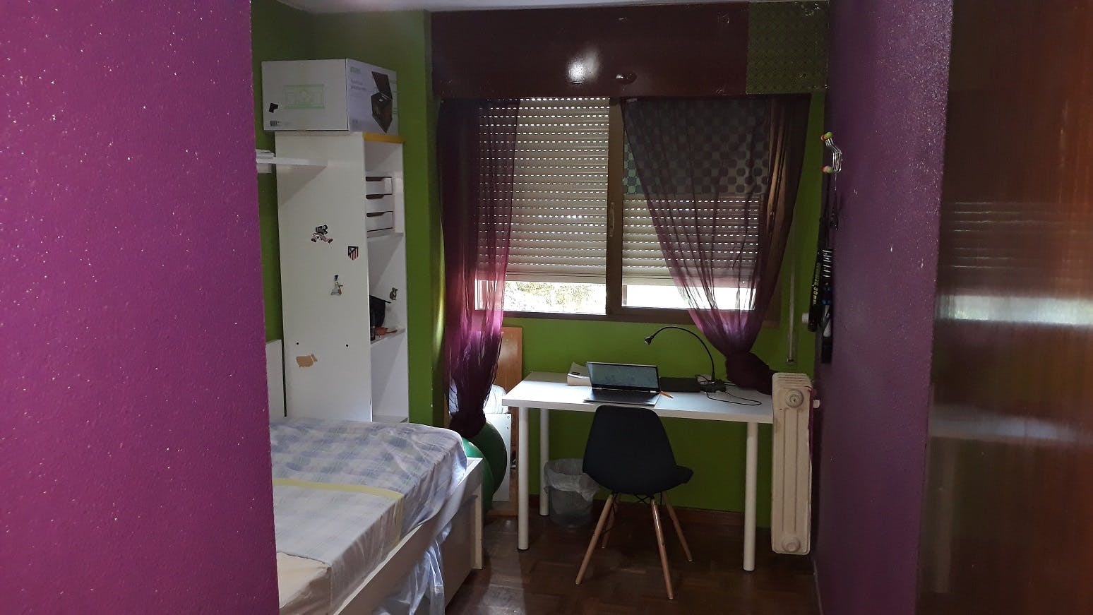 Chambre privée à louer pour 325 €/mois à Madrid, Calle de Poza de la Sal