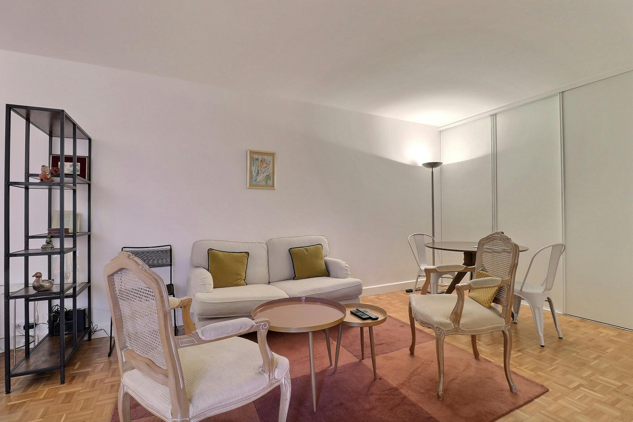 Apartment Neuilly-Sur-Seine, 1 bed — photo 1