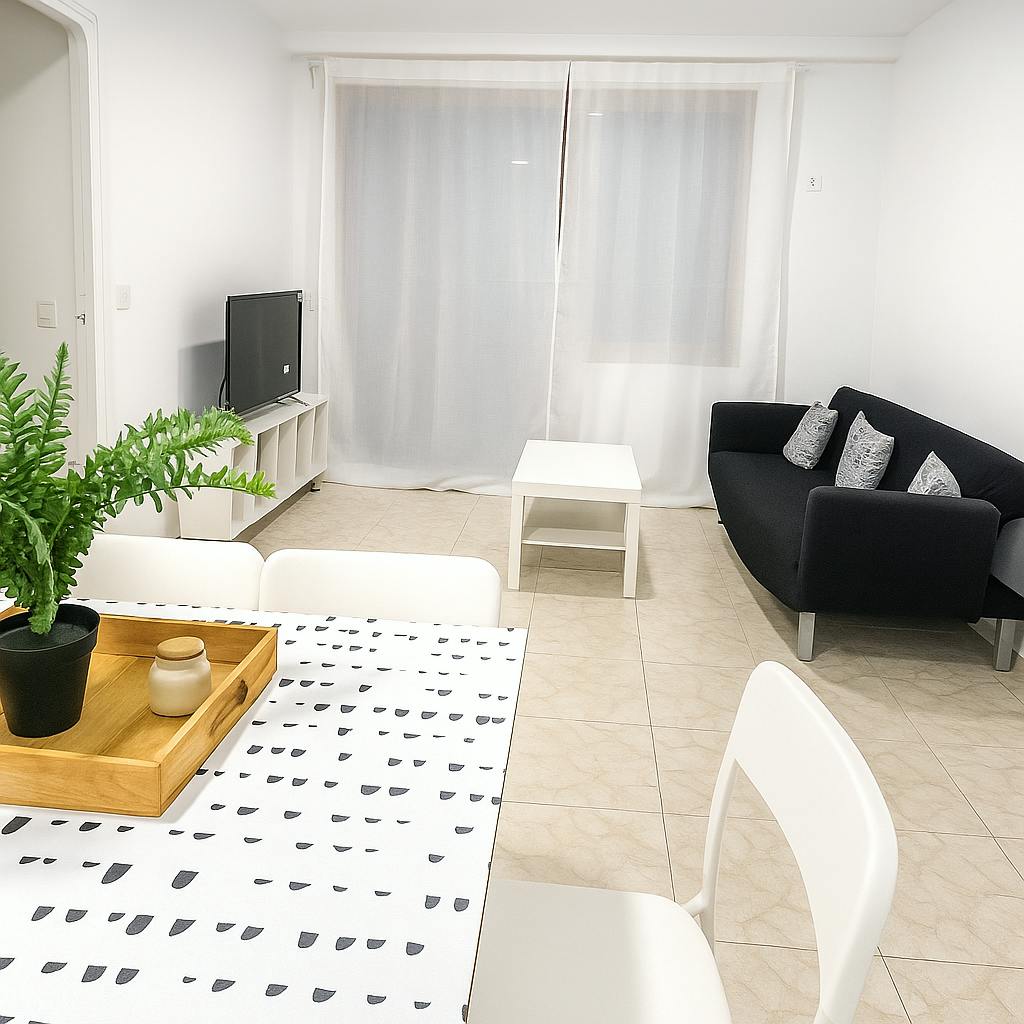 House for rent for €2,300 per month in Móstoles, Calle Veracruz