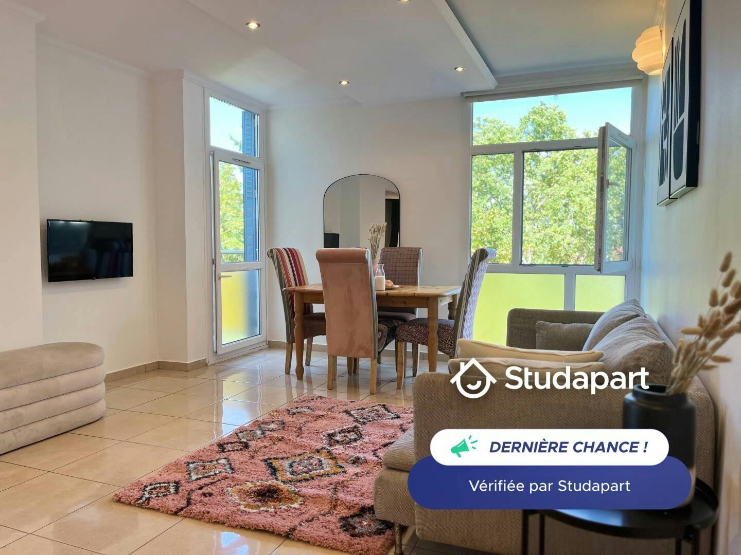 House for rent for €1,900 per month in Lyon, Avenue Paul Santy