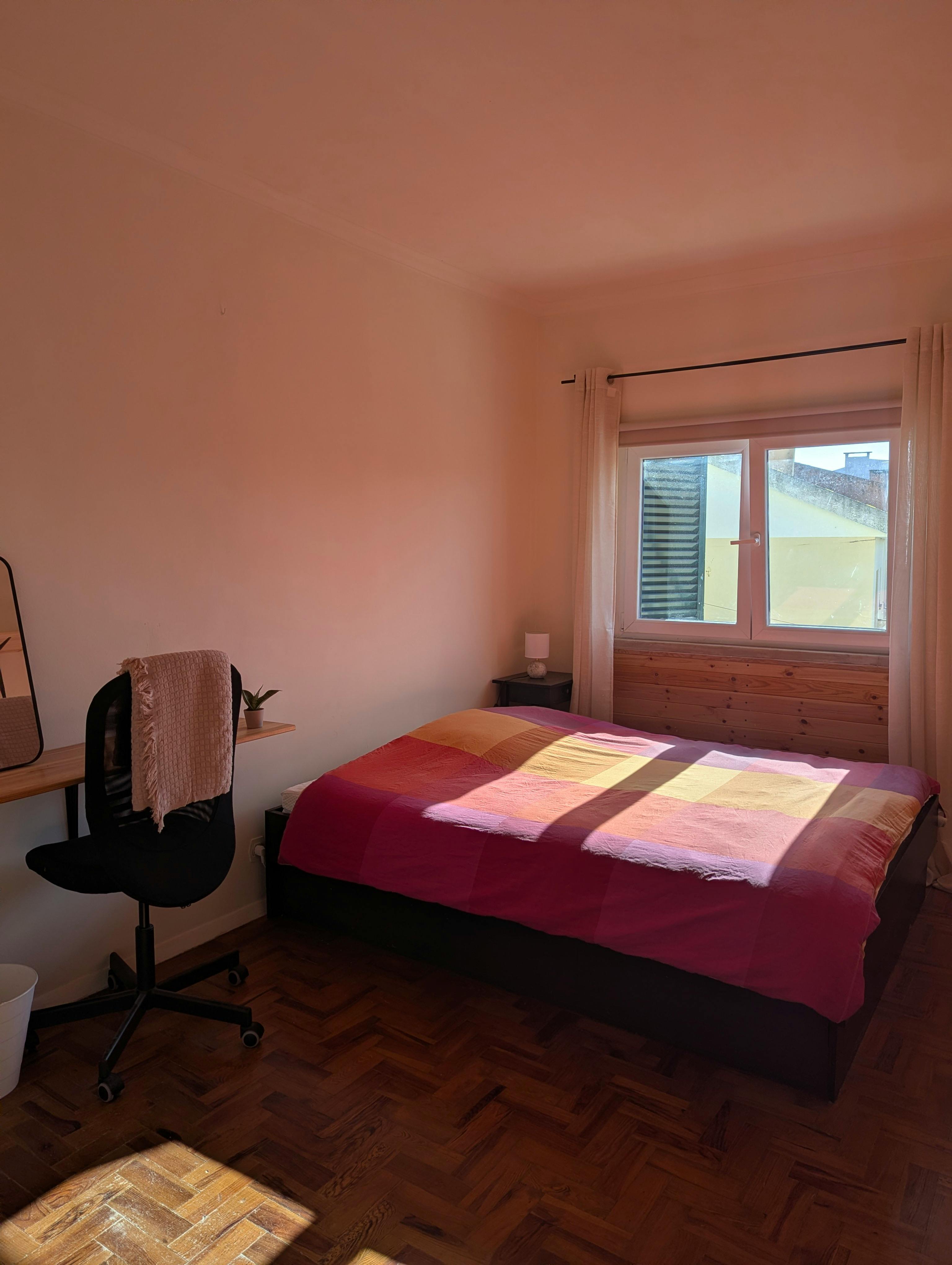 WG-Zimmer zu mieten für 480 € pro Monat in Cascais, Rua São Mateus