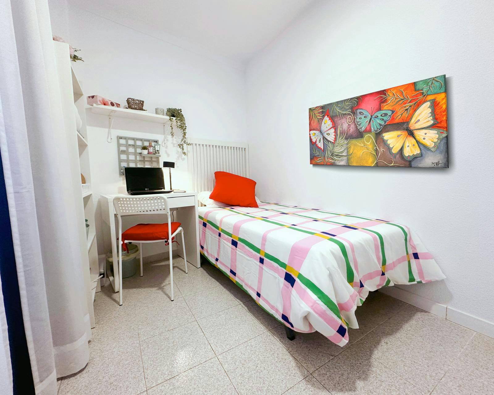 Privat rum att hyra för 320 € i månaden i Alicante, Carrer Garbinet