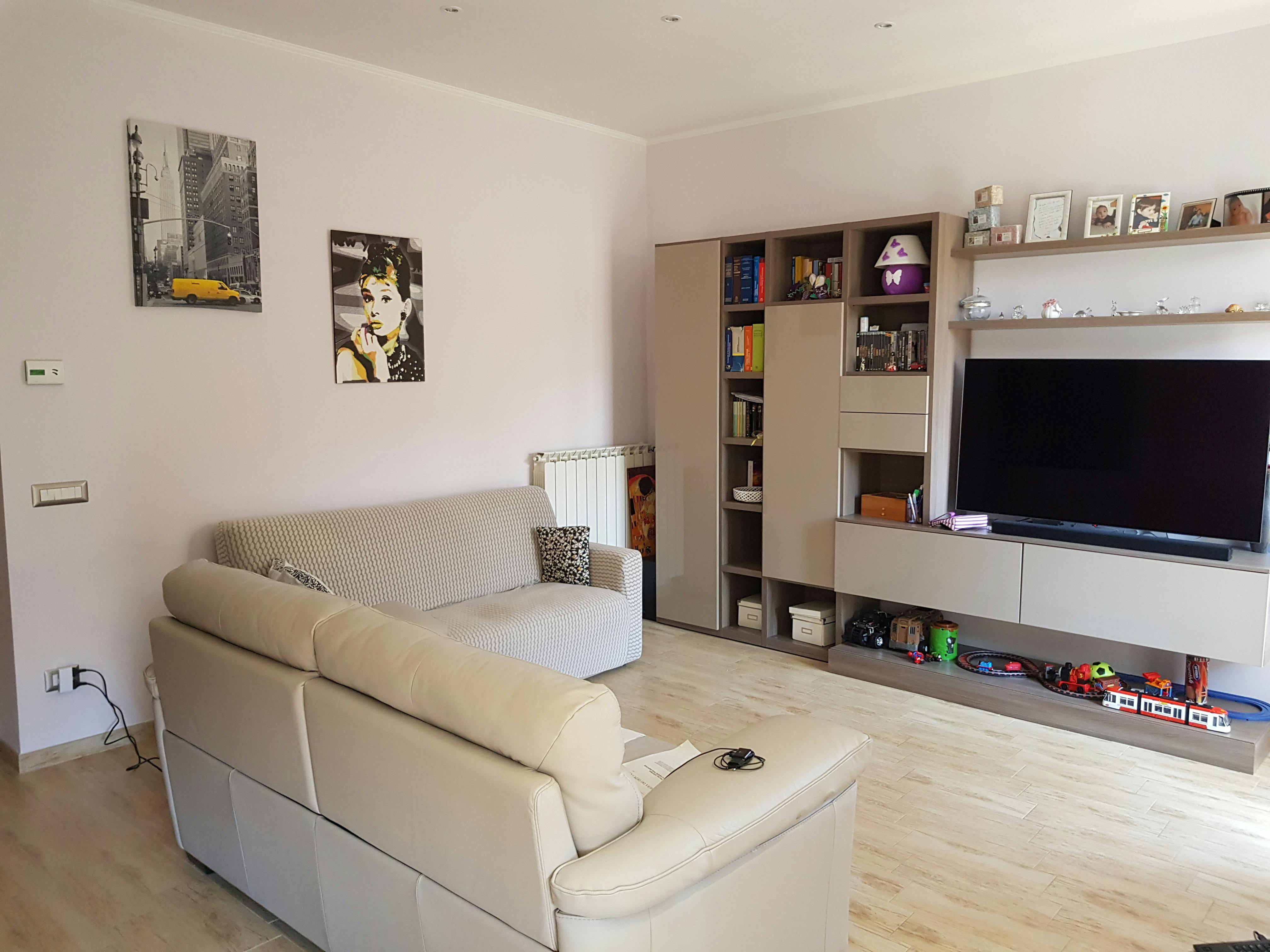 公寓 正在以 €1,700 的月租出租，其位于 Rome, Via Paestum