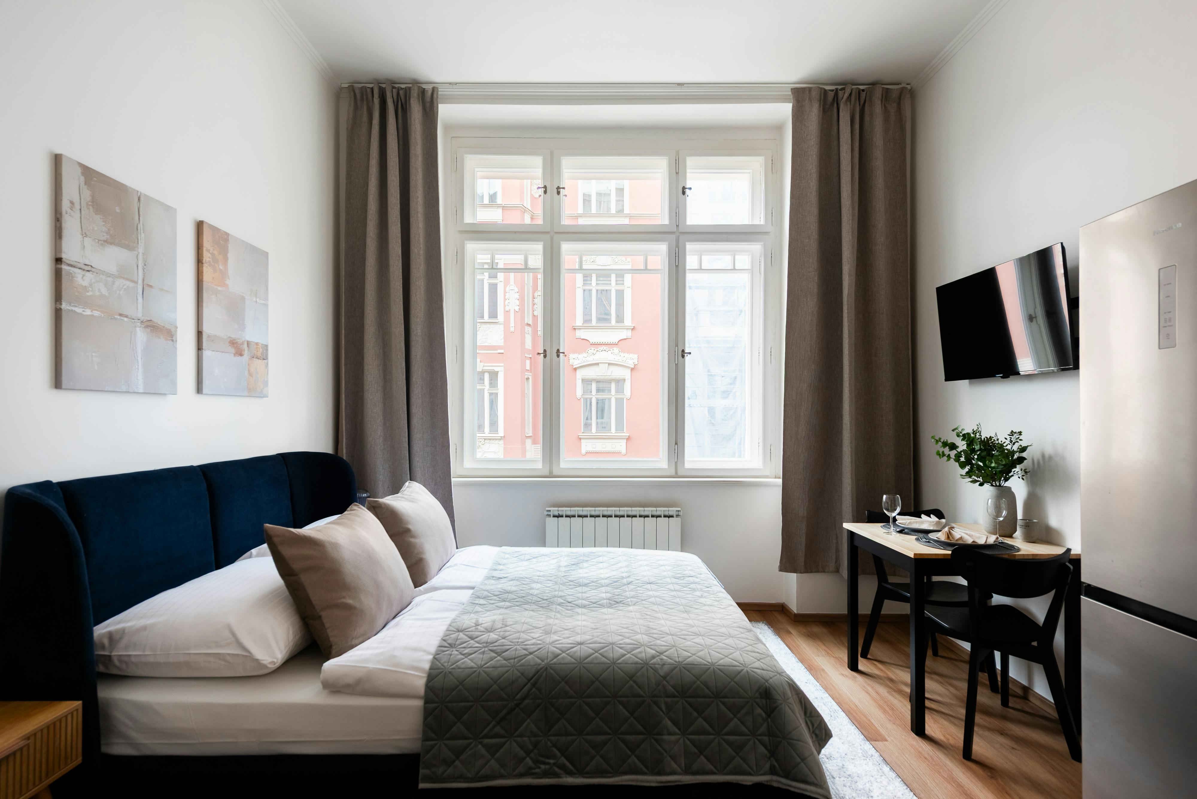 Studio for rent for CZK 34,024 per month in Hlavní město Praha, Zborovská