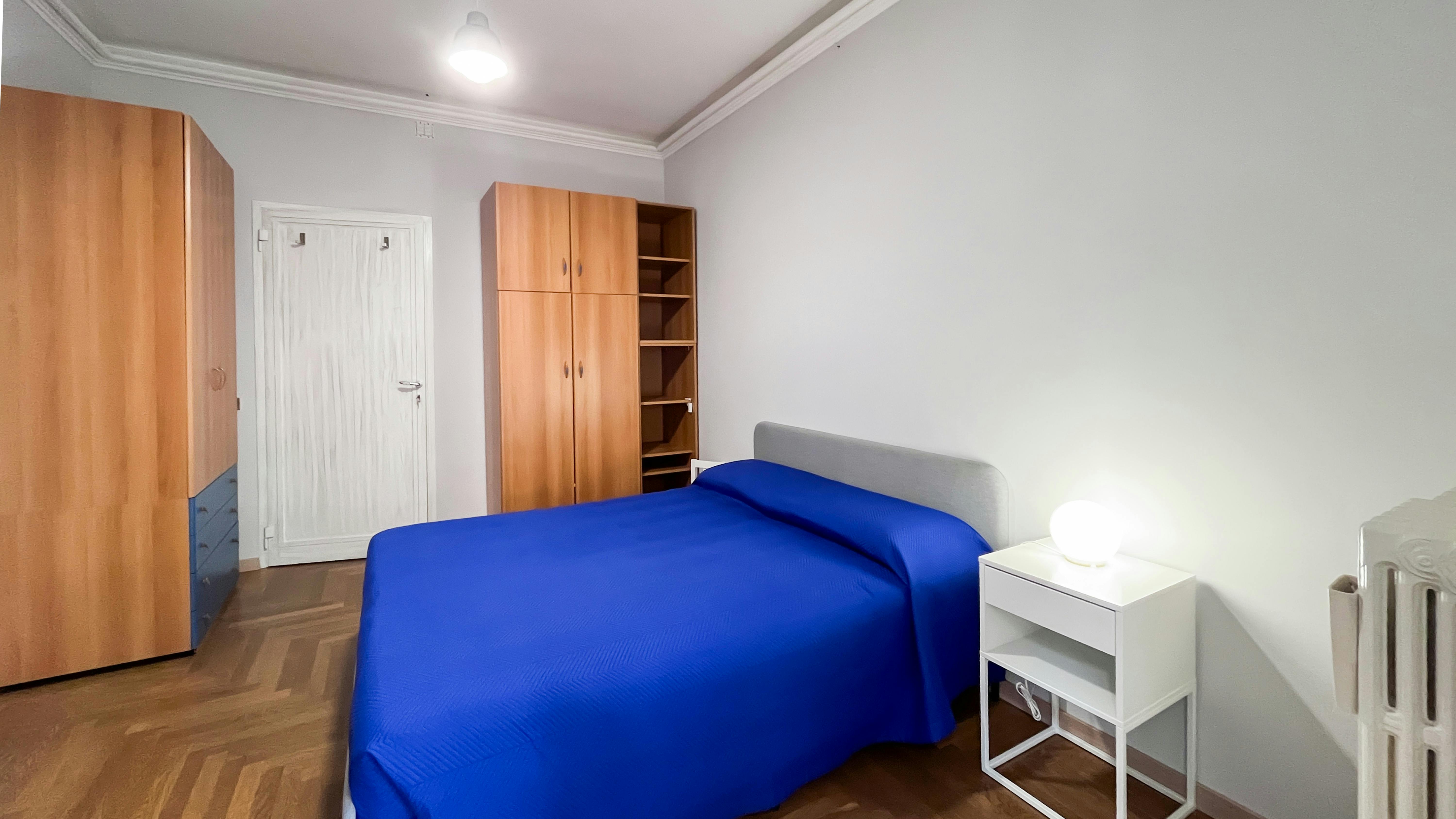 Apartment for rent for €1,250 per month in Milan, Viale Certosa