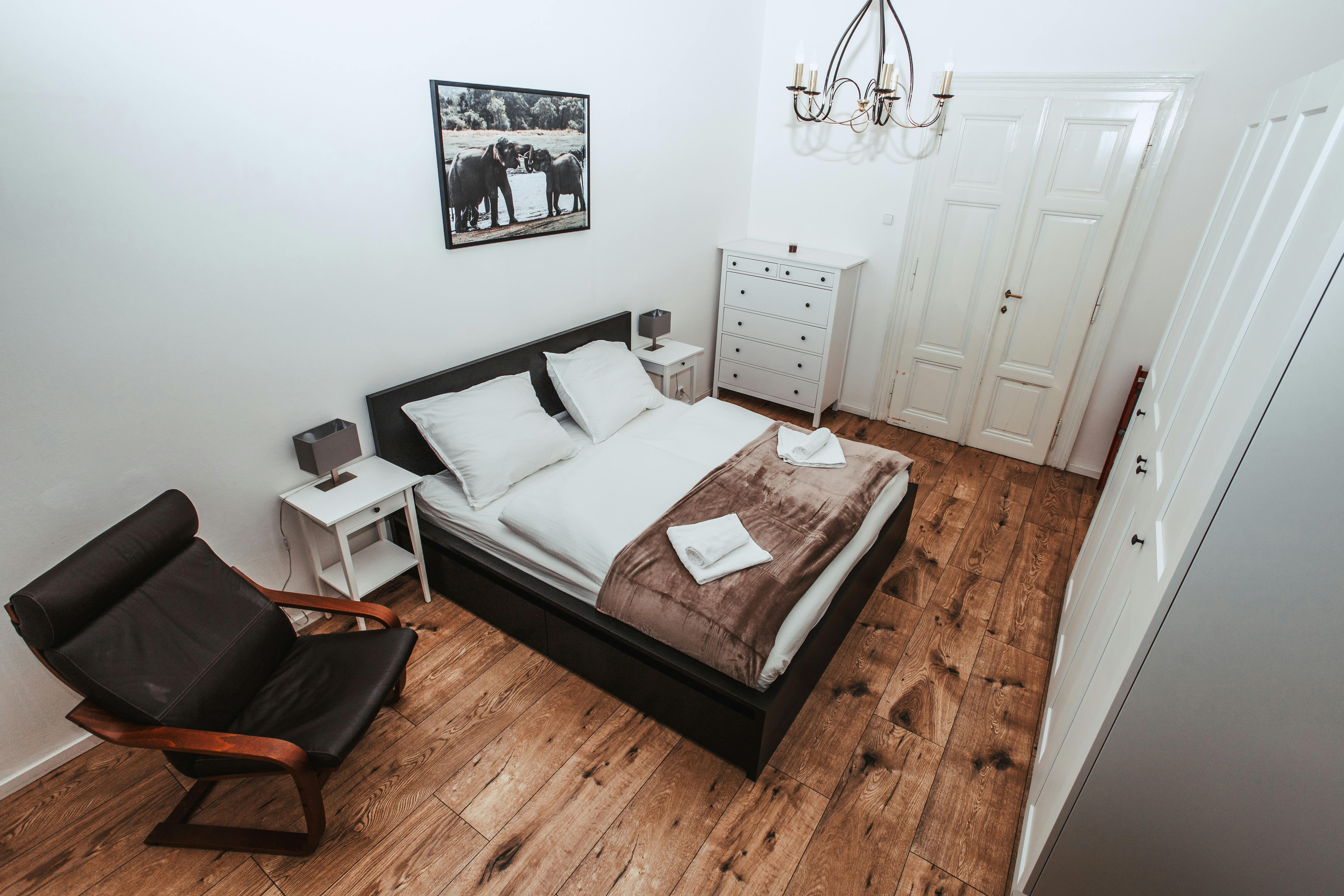 Apartament de închiriat pentru 38.865 CZK pe lună în Hlavní město Praha, Podplukovníka Sochora