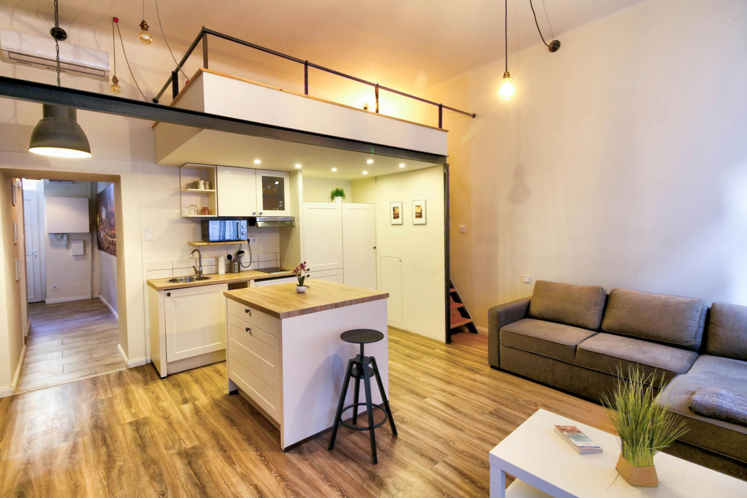 Студия сдается в аренду за 298 001 HUF в месяц в Budapest, Dob utca