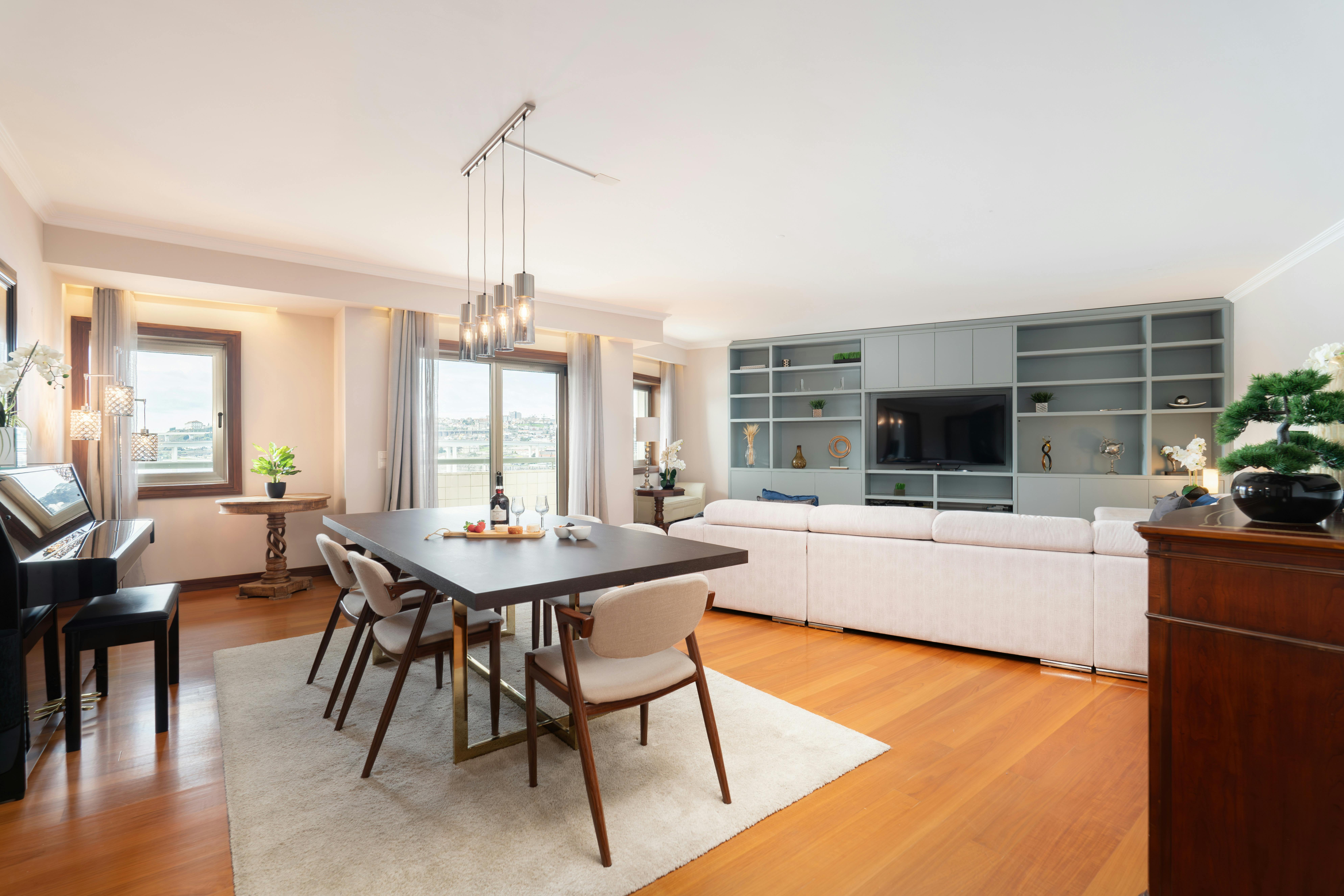 Apartment for rent for €2,290 per month in Valbom, Avenida Escritor Costa Barreto