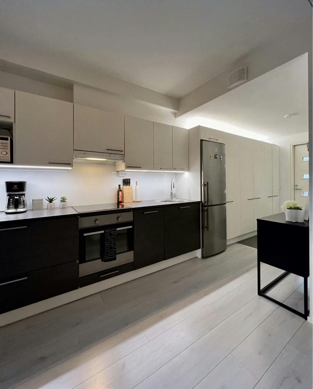 Apartment for rent for €1,080 per month in Vantaa, Rajakyläntie