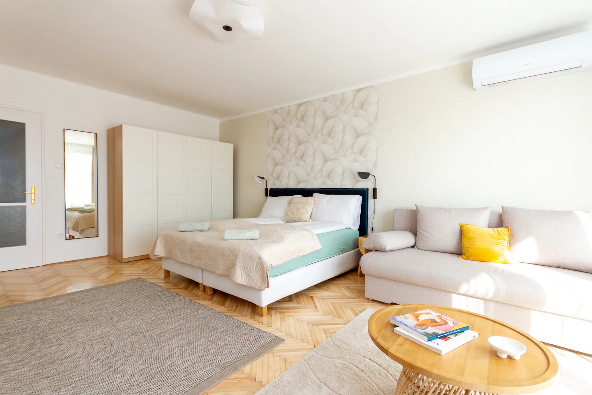 Podmaniczky utca, Budapest preview