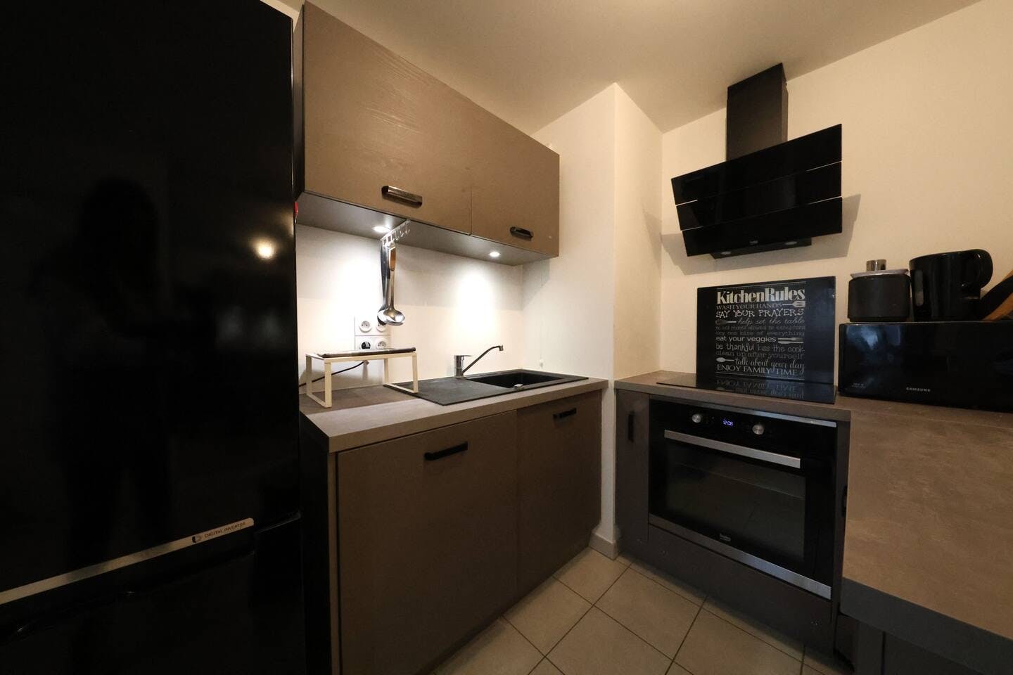 Apartment for rent for €1,899 per month in Juvisy-sur-Orge, Avenue de la Cour de France