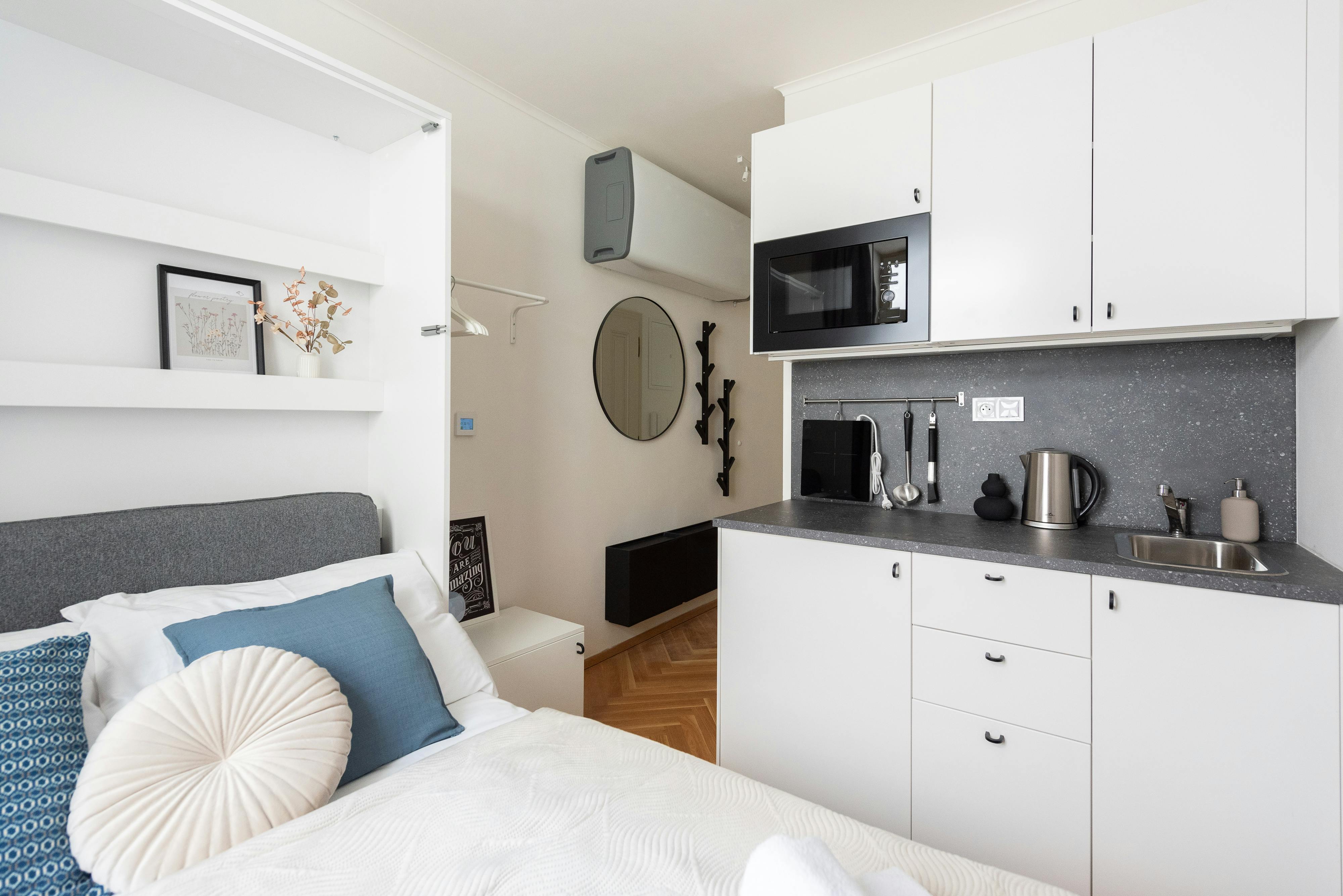 Studio for rent for CZK 33,914 per month in Hlavní město Praha, Nekázanka