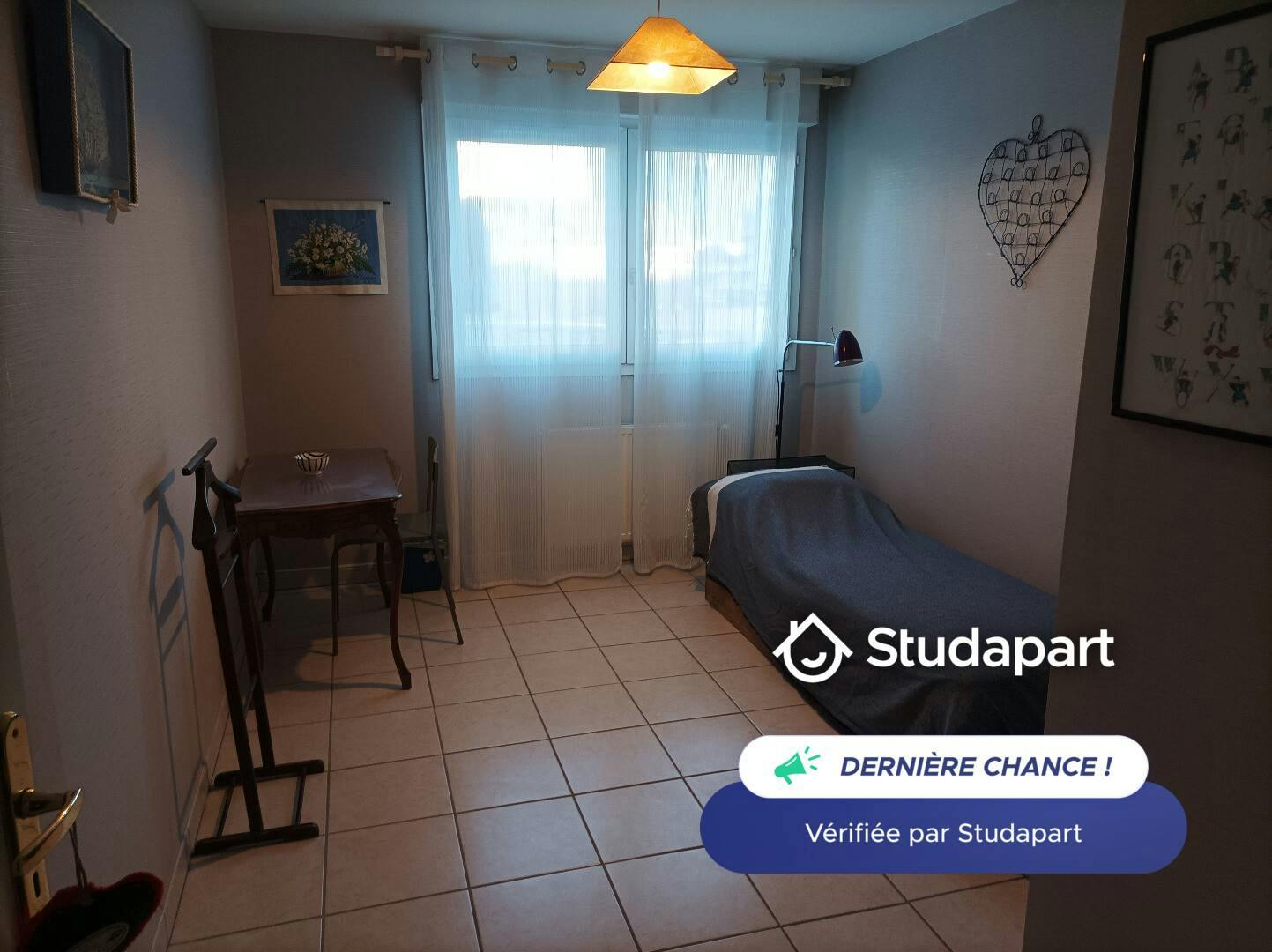 Приватна кімната за оренду для 360 EUR на місяць у Annecy, Rue Paul Cézanne