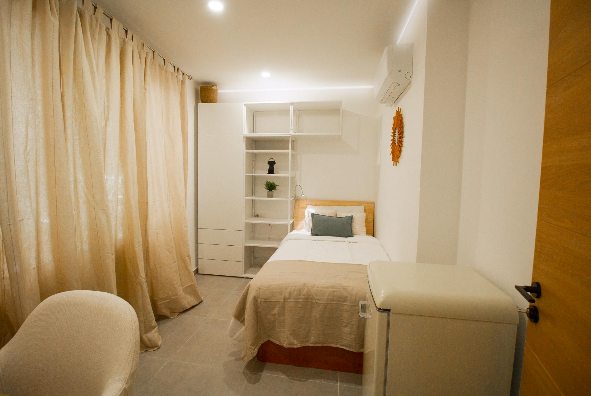 Отдельная комната сдается в аренду за 550 € в месяц в Benidorm, Carrer de Jupiter