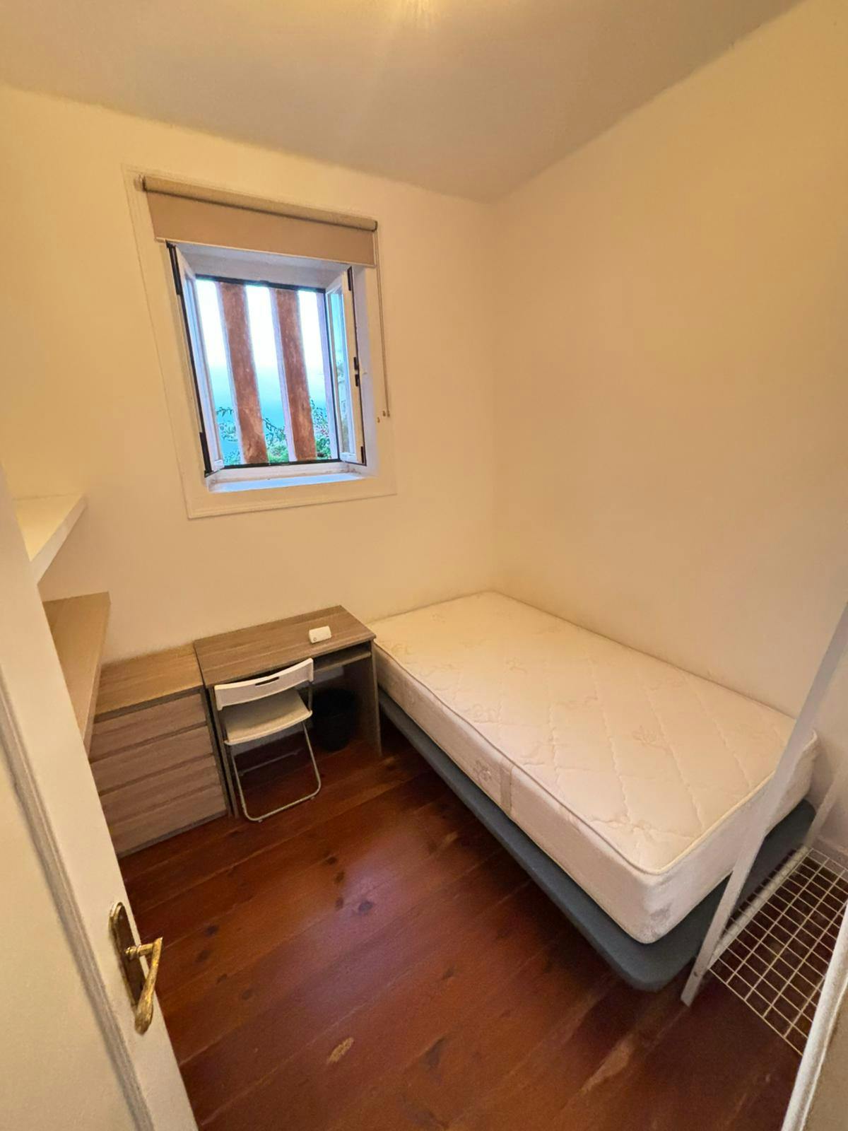 Private room for rent for €430 per month in Lisbon, Rua da Imprensa Nacional