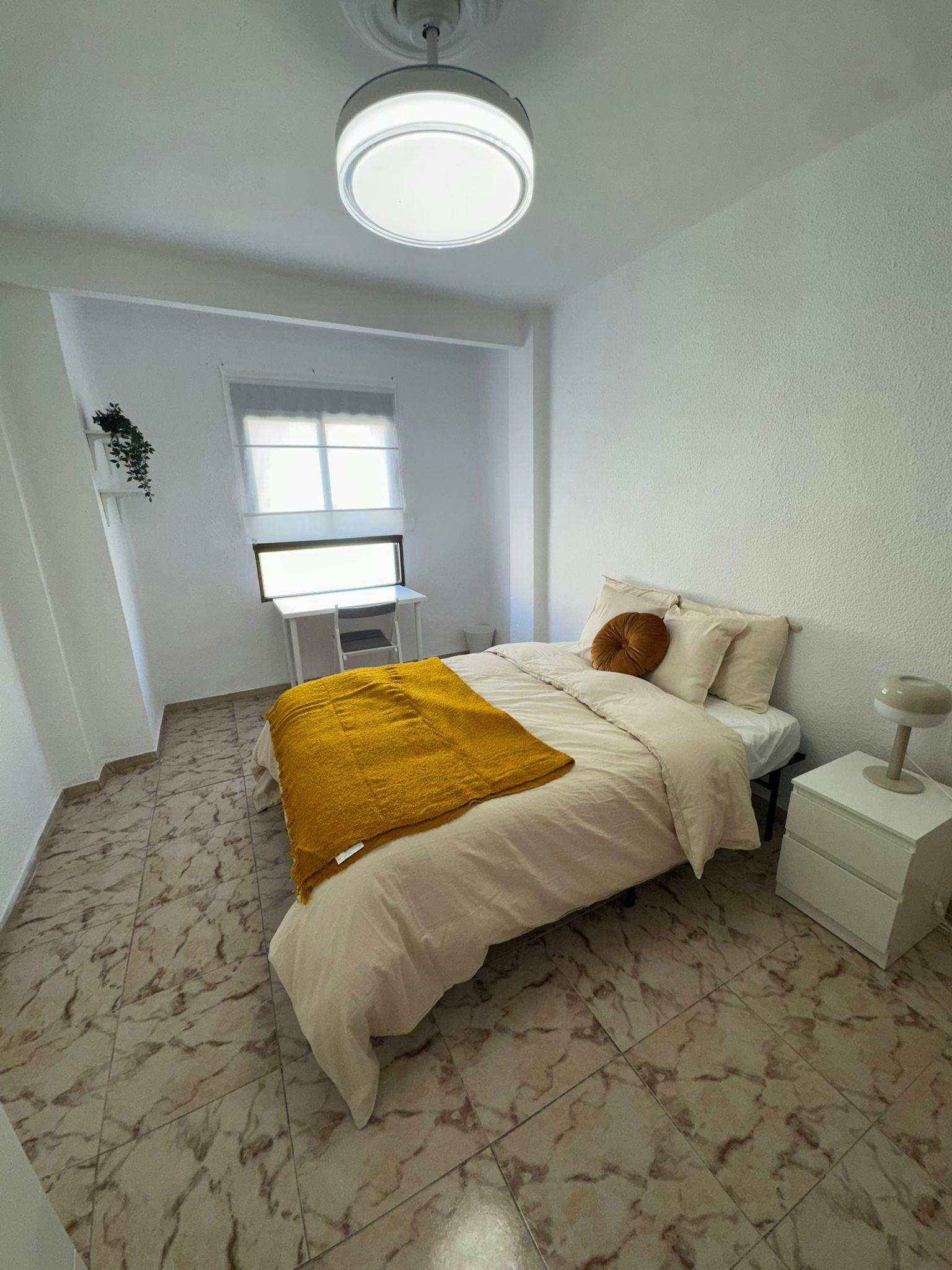 Single room Xirivella, 1 bed, 5m² — photo 2