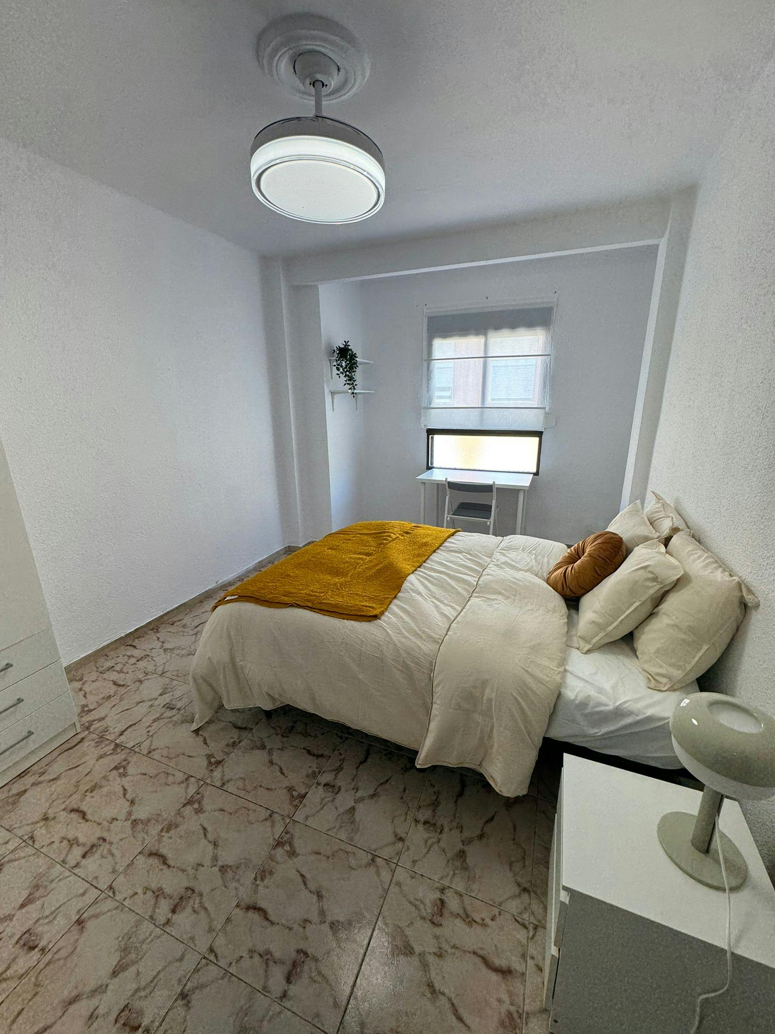 Single room Xirivella, 1 bed, 5m² — photo 3