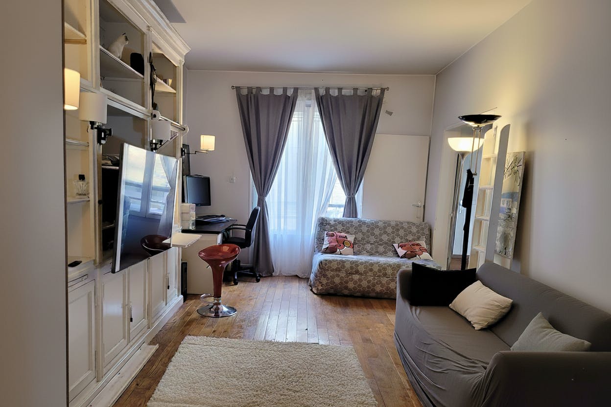 Apartamento para alugar por € 1.800 por mês em Paris, Rue Haxo