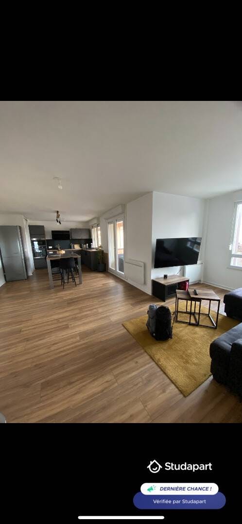 Mieszkanie do wynajęcia za 1100 € miesięcznie w mieście Reims, Rue Coquebert