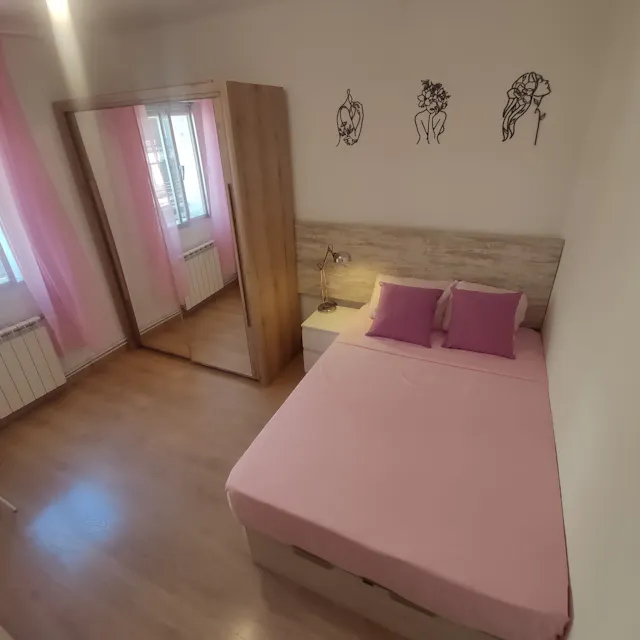 Private room in Calle Castro de Oro, Madrid (1679720) room image 2